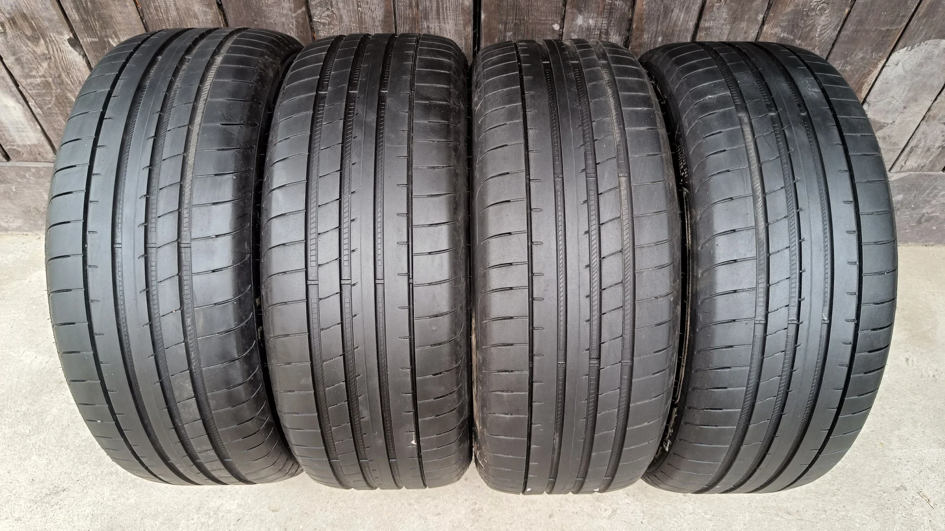 Good Year 245/45/R20 99V - изображение 1