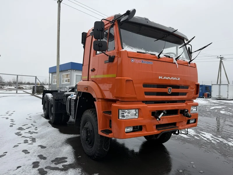 Седельныйтягач КАМАЗ 65225 - миниатюра 2