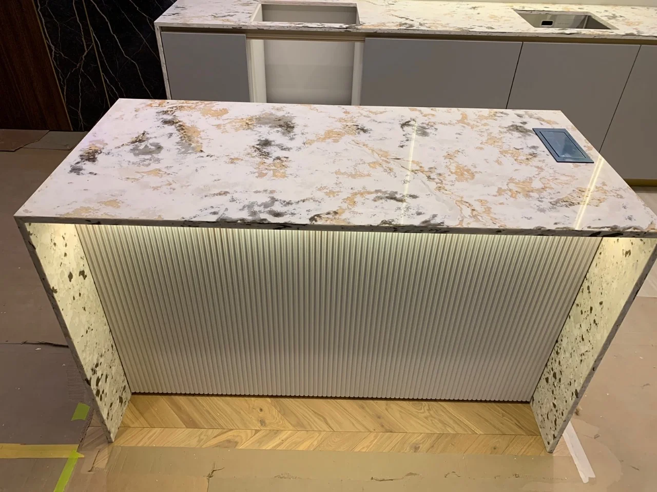 Столешницы из акрилового камня кварцевого агломерата и керамогранита - миниатюра 5