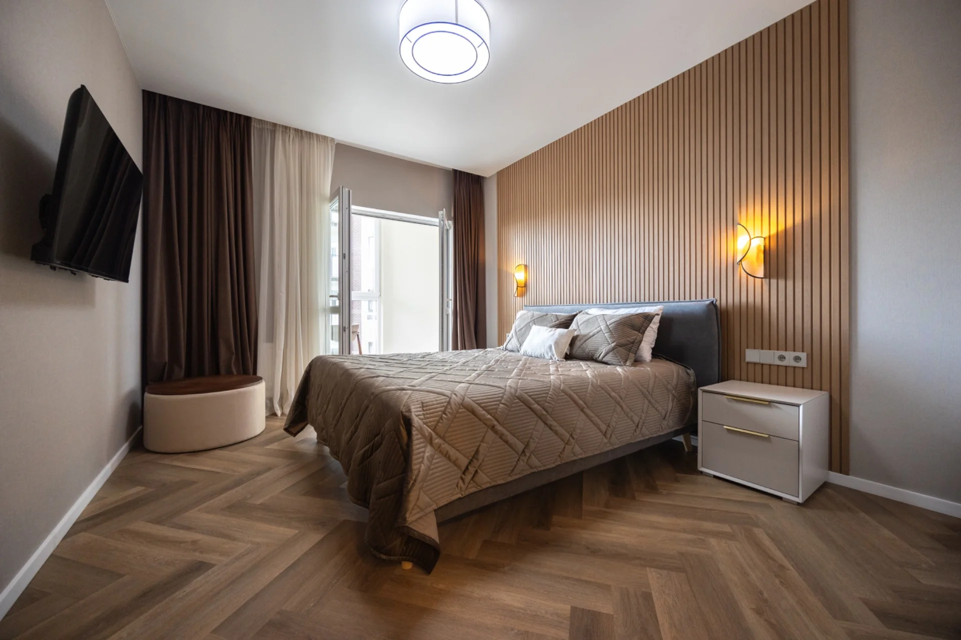 LovelyHome39 | Дизайнерская 3-комнатная квартира у Музея Мирового океана - изображение 1