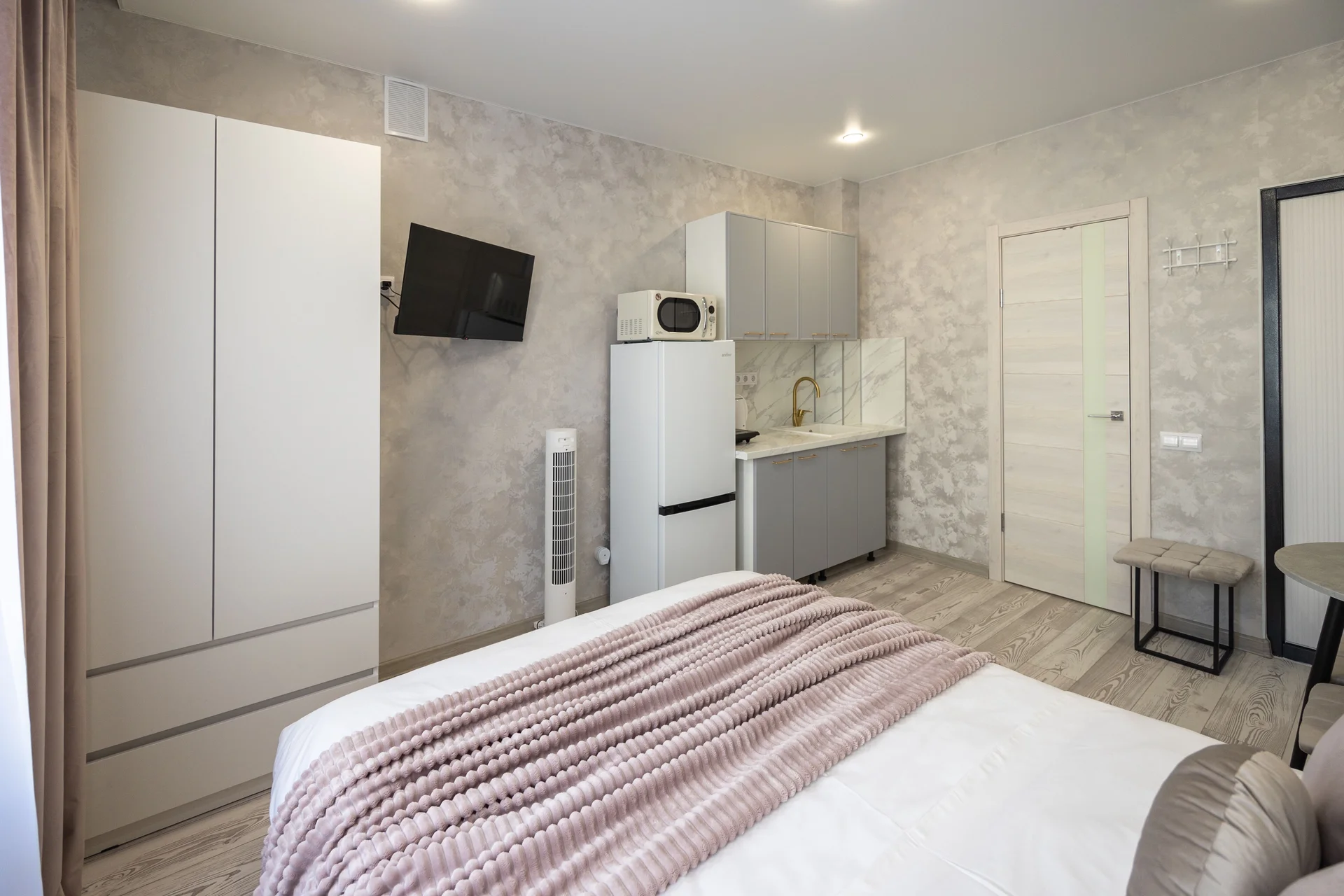 LovelyHome39 студия 3 в центре курортного города - миниатюра 7
