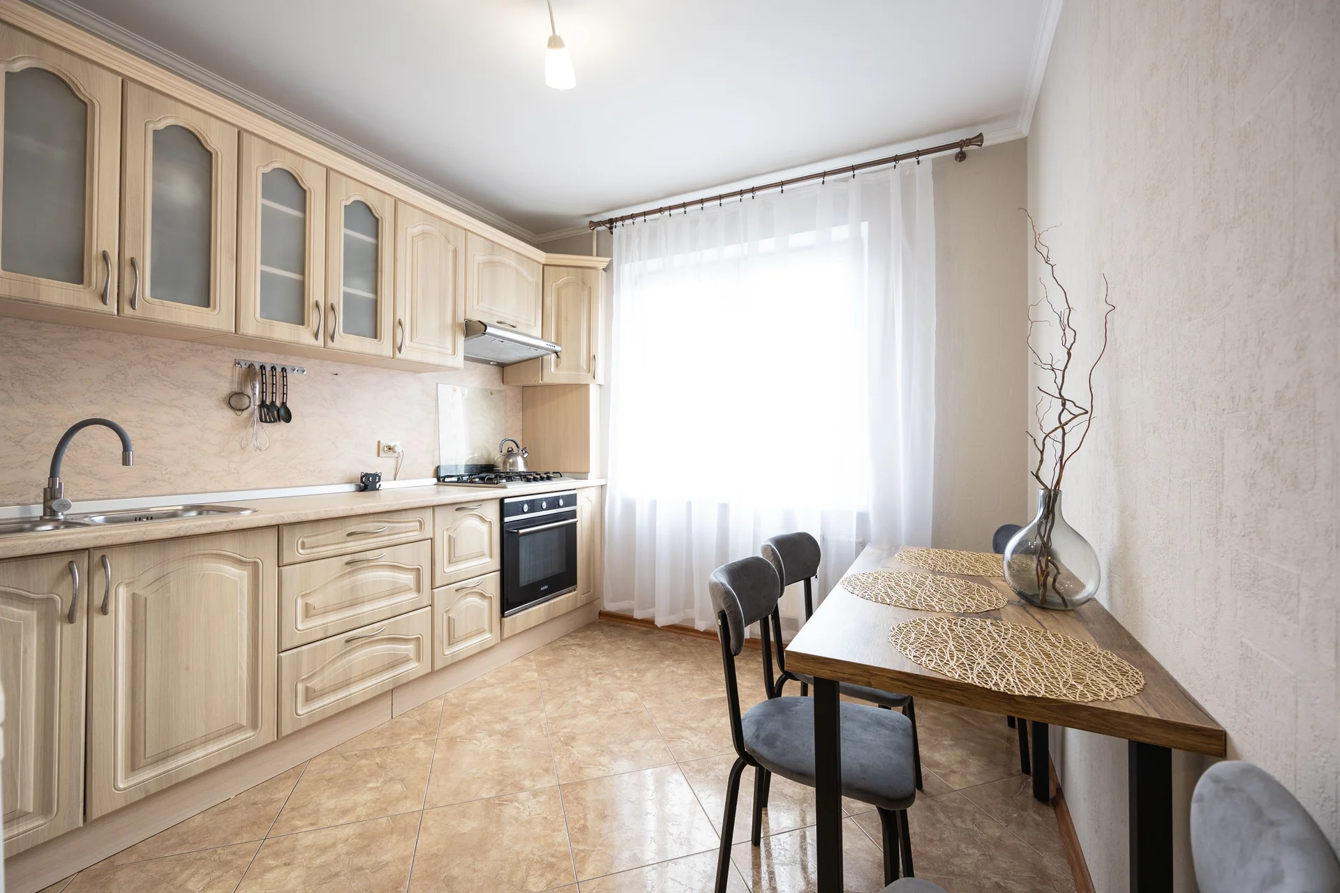 LovelyHome39 | Апартаменты с видом на город - миниатюра 11
