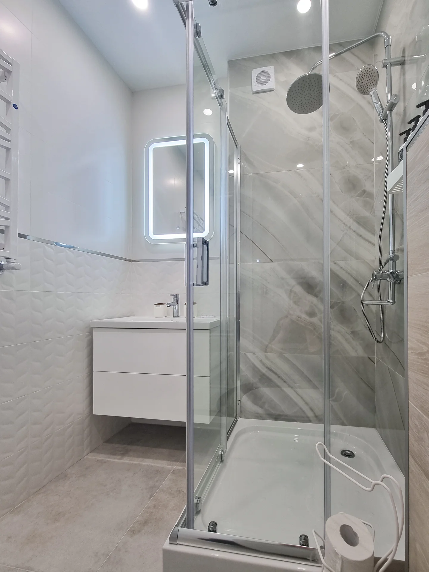 LovelyHome39 современная квартира на 11 этаже - миниатюра 16