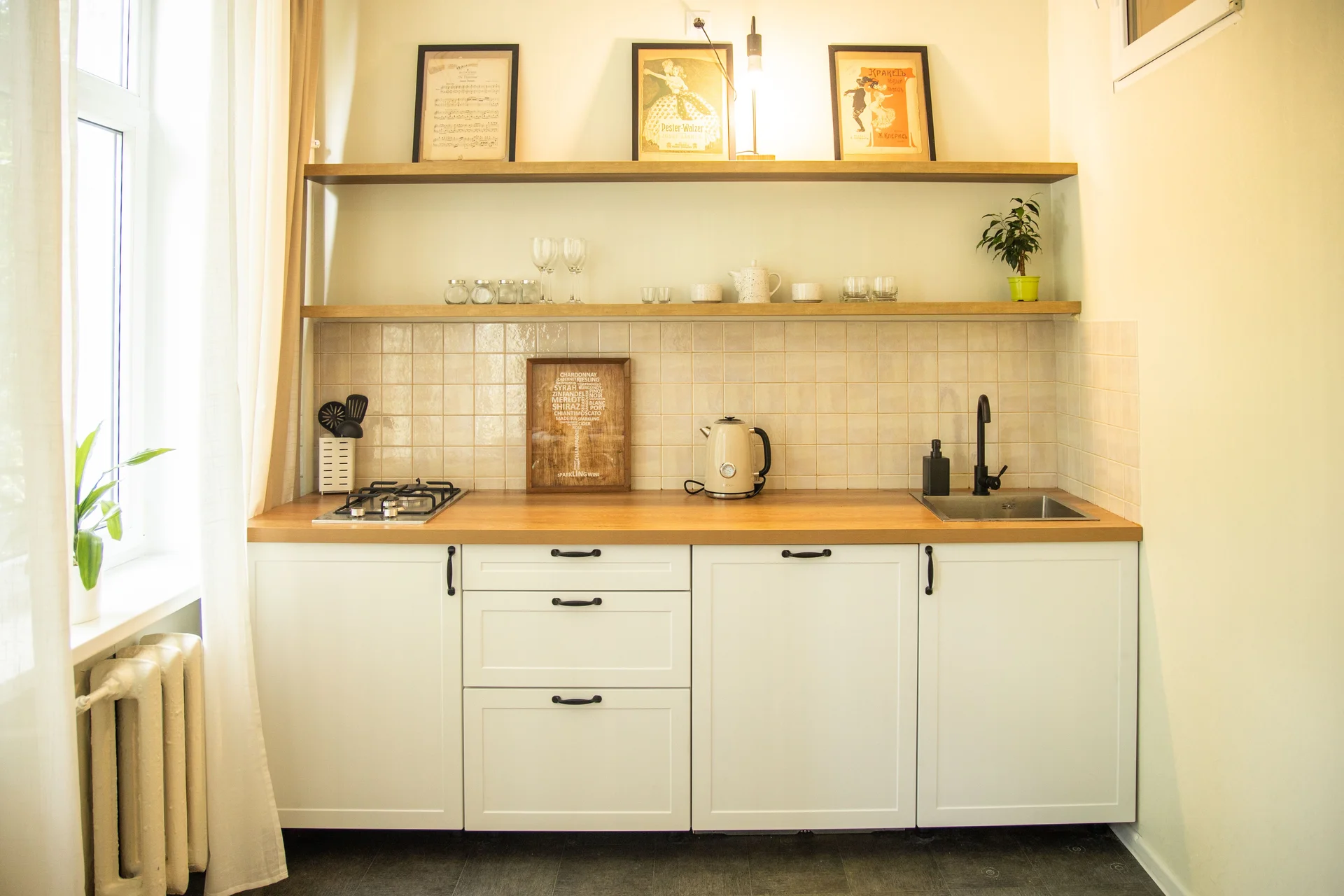 LovelyHome39 Двухкомнатная арт-квартира в районе Амалиенау - миниатюра 2