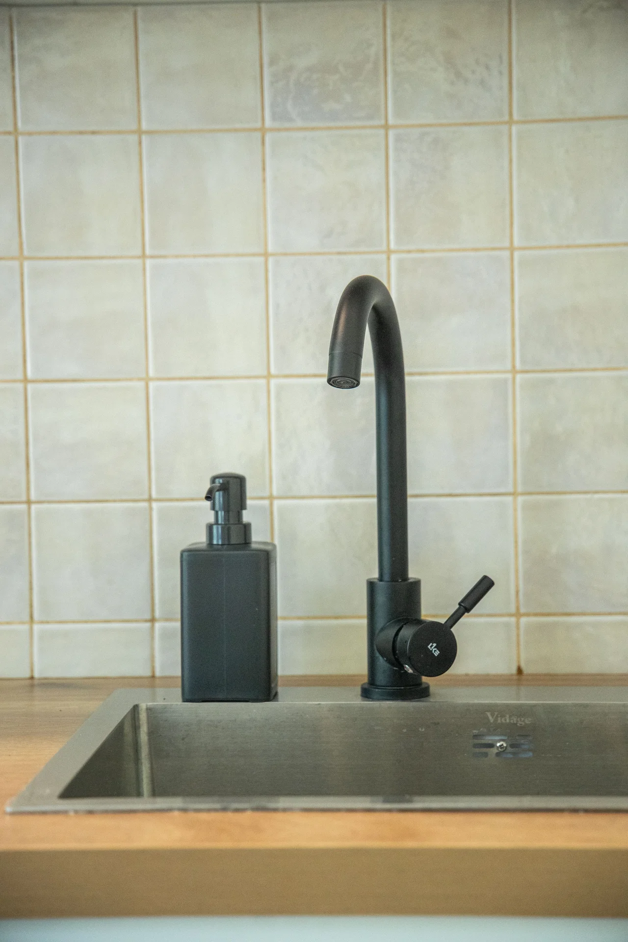 LovelyHome39 Двухкомнатная арт-квартира в районе Амалиенау - миниатюра 8