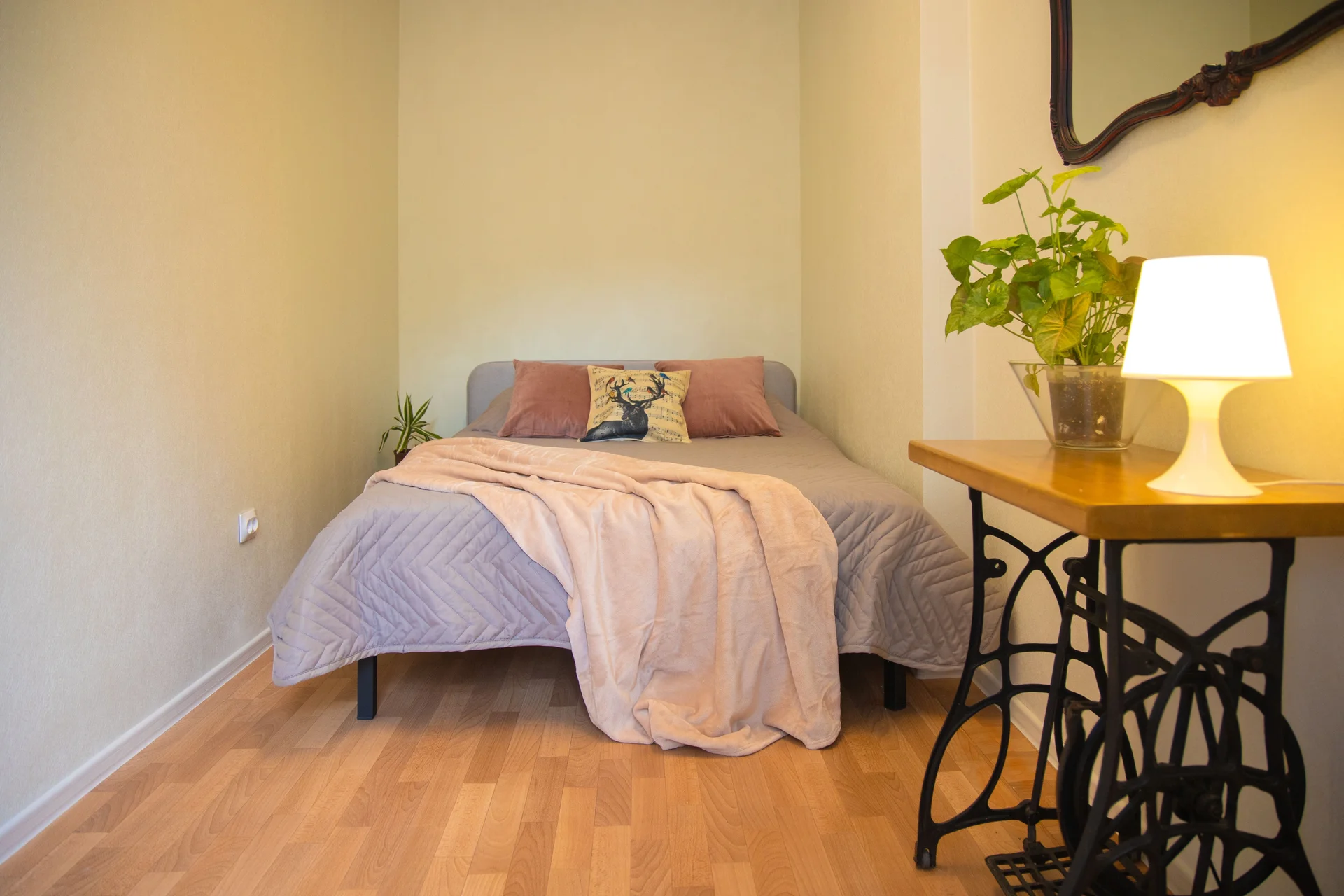 LovelyHome39 Двухкомнатная арт-квартира в районе Амалиенау - миниатюра 9