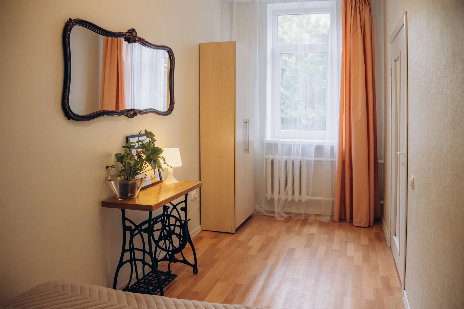 LovelyHome39 Двухкомнатная арт-квартира в районе Амалиенау - миниатюра 11