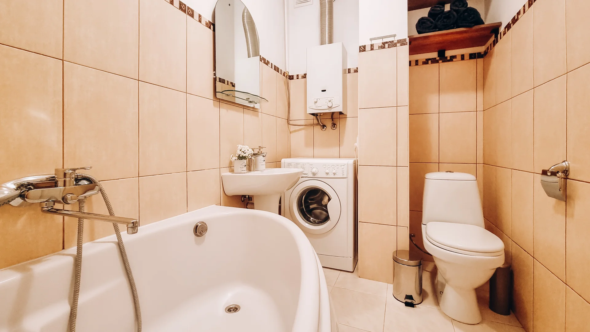 LovelyHome39 Двухкомнатная арт-квартира в районе Амалиенау - миниатюра 17