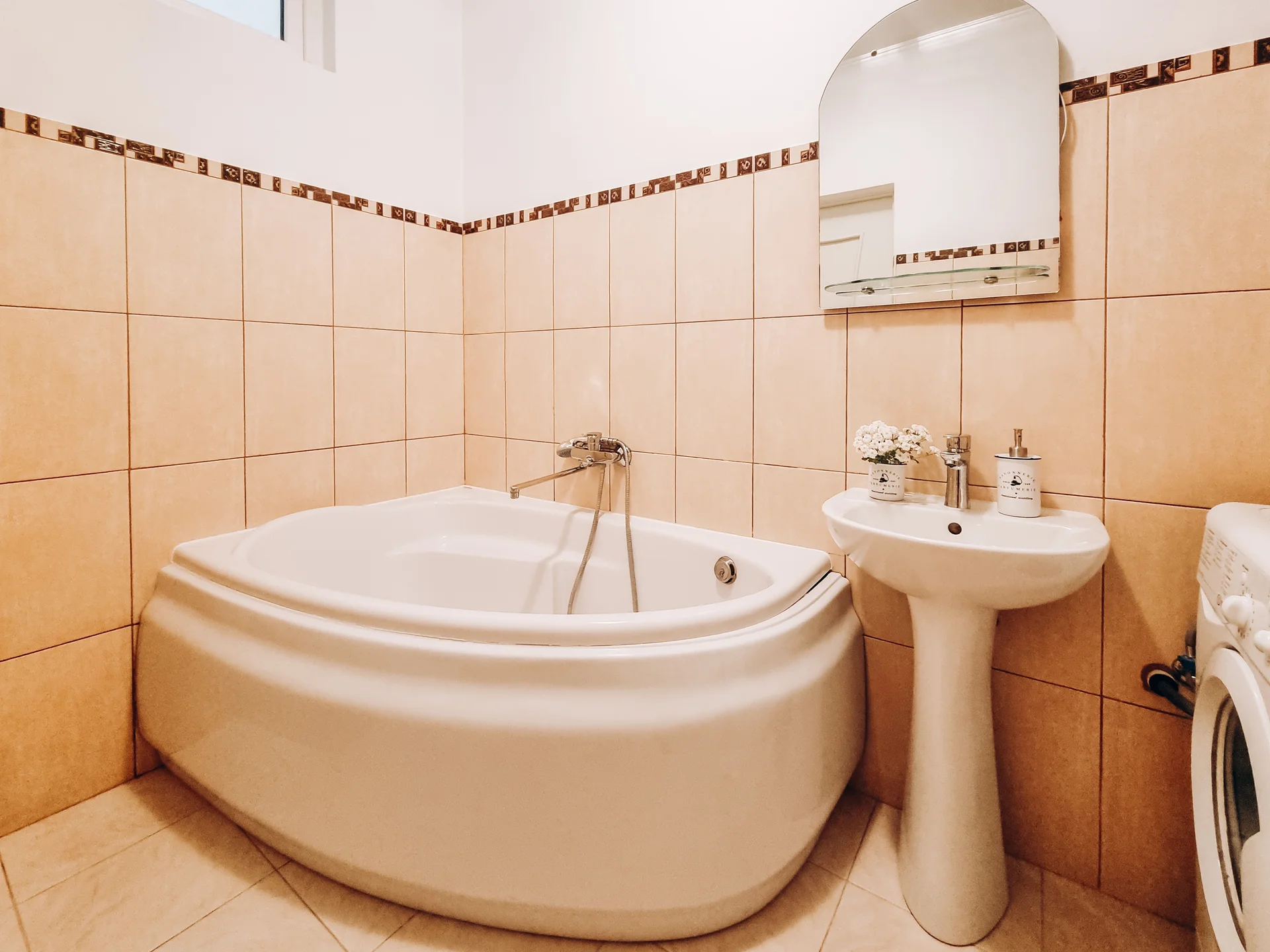 LovelyHome39 Двухкомнатная арт-квартира в районе Амалиенау - миниатюра 18