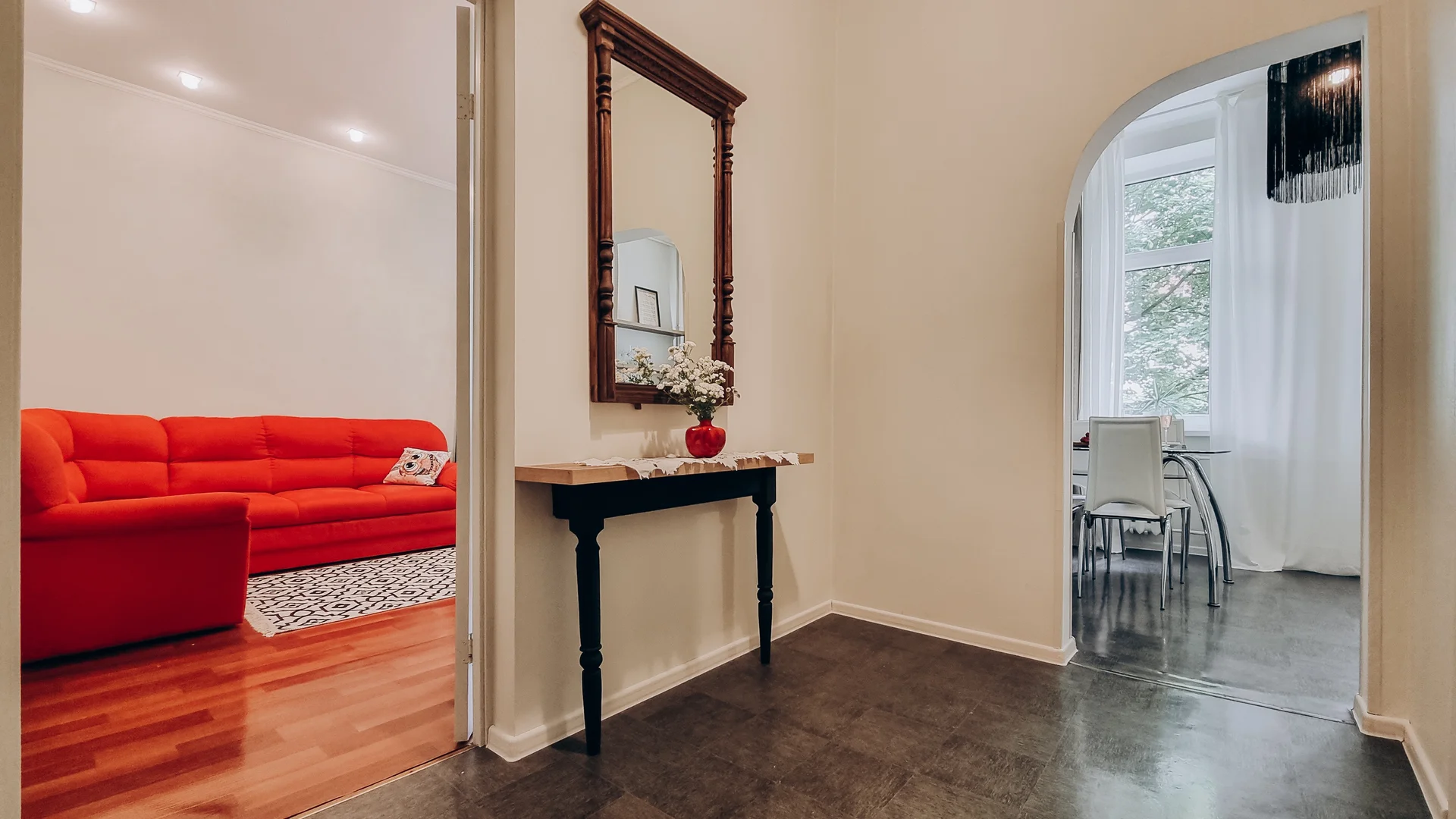 LovelyHome39 Двухкомнатная арт-квартира в районе Амалиенау - миниатюра 21