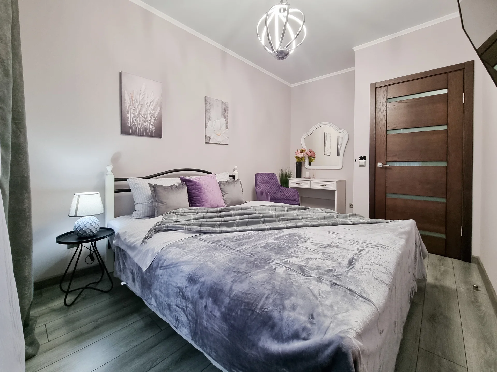 LovelyHome39 апартаменты у Королевских ворот - миниатюра 2