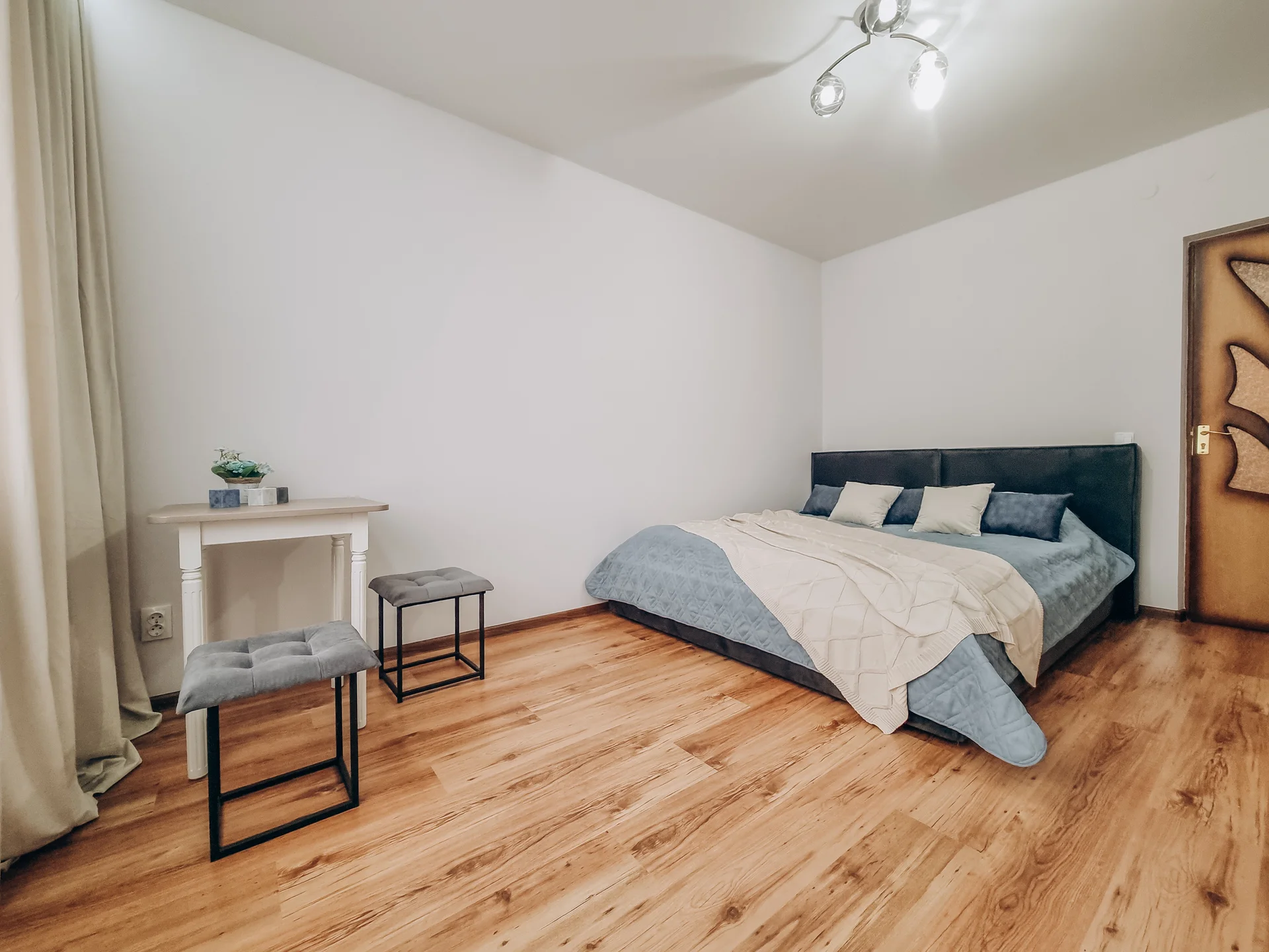 LovelyHome39 Двухкомнатные апартаменты у моря - миниатюра 2