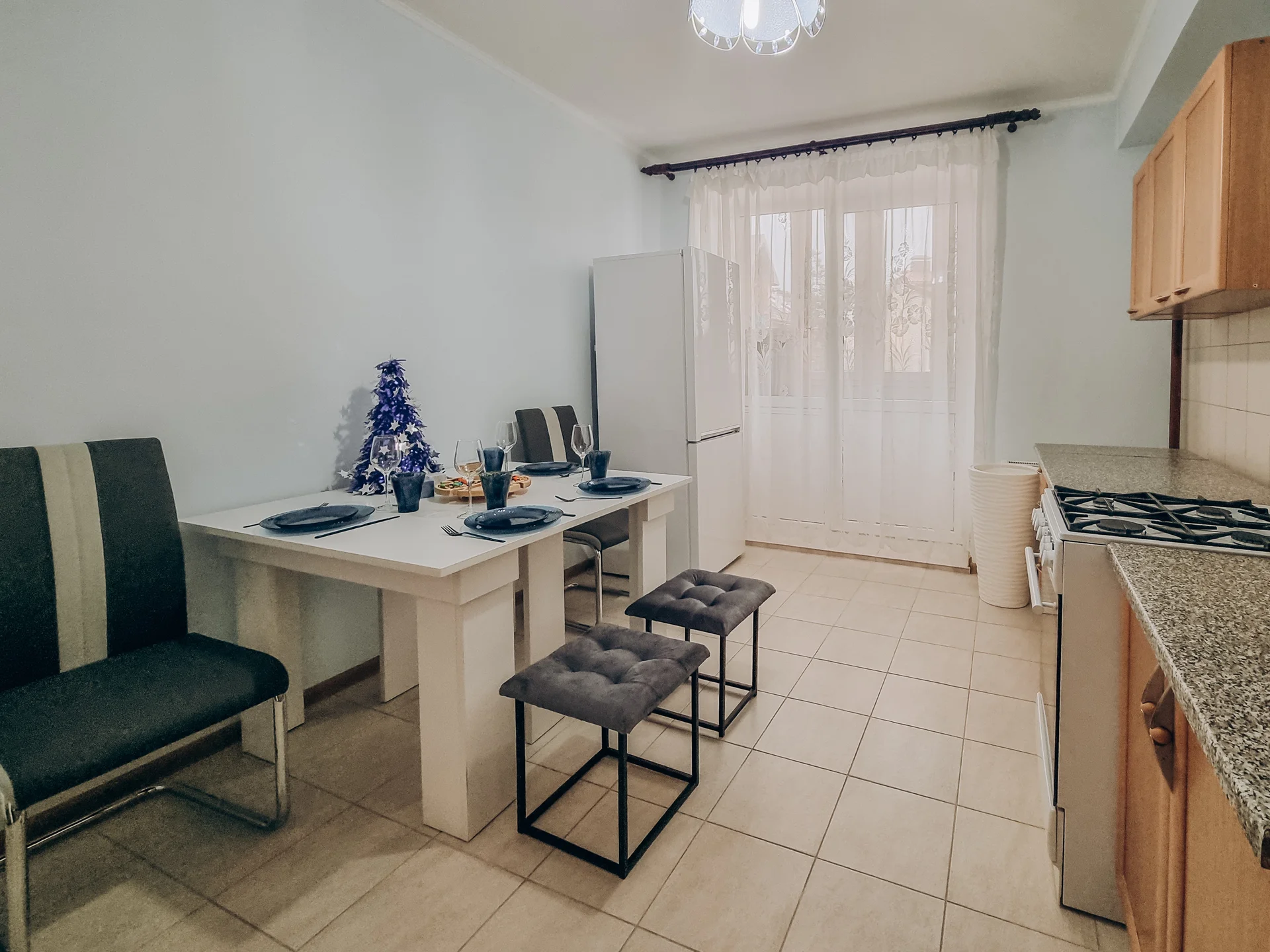 LovelyHome39 Двухкомнатные апартаменты у моря - миниатюра 7