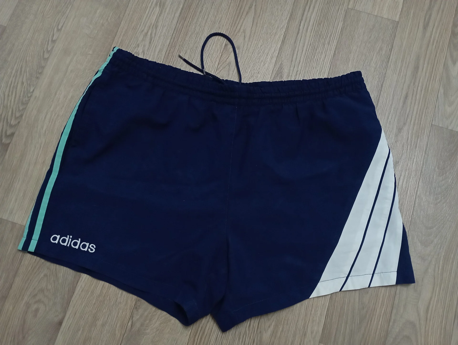 Винтажные шорты Adidas - изображение 1