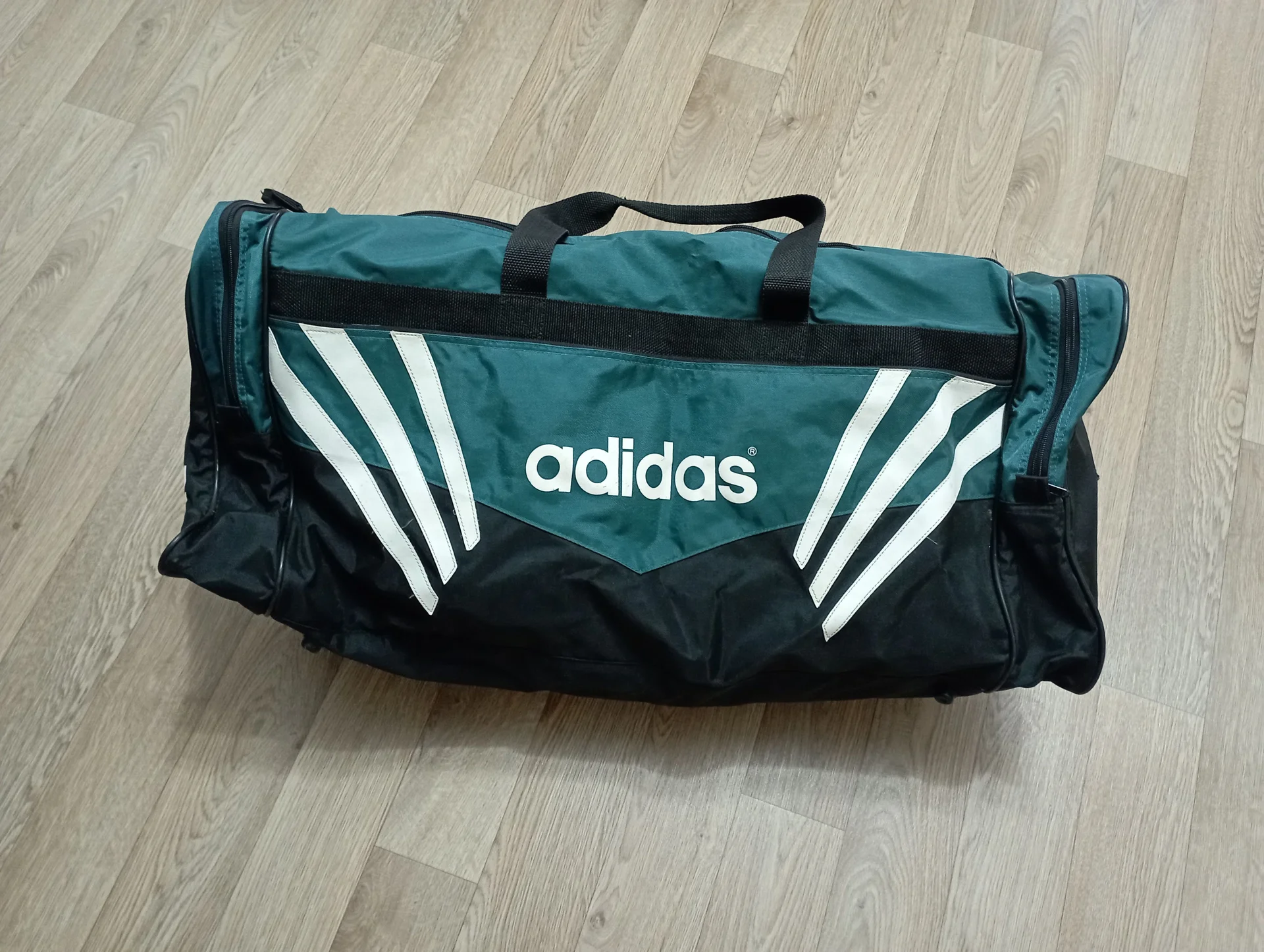 спортивная винтажная сумка adidas - изображение 1