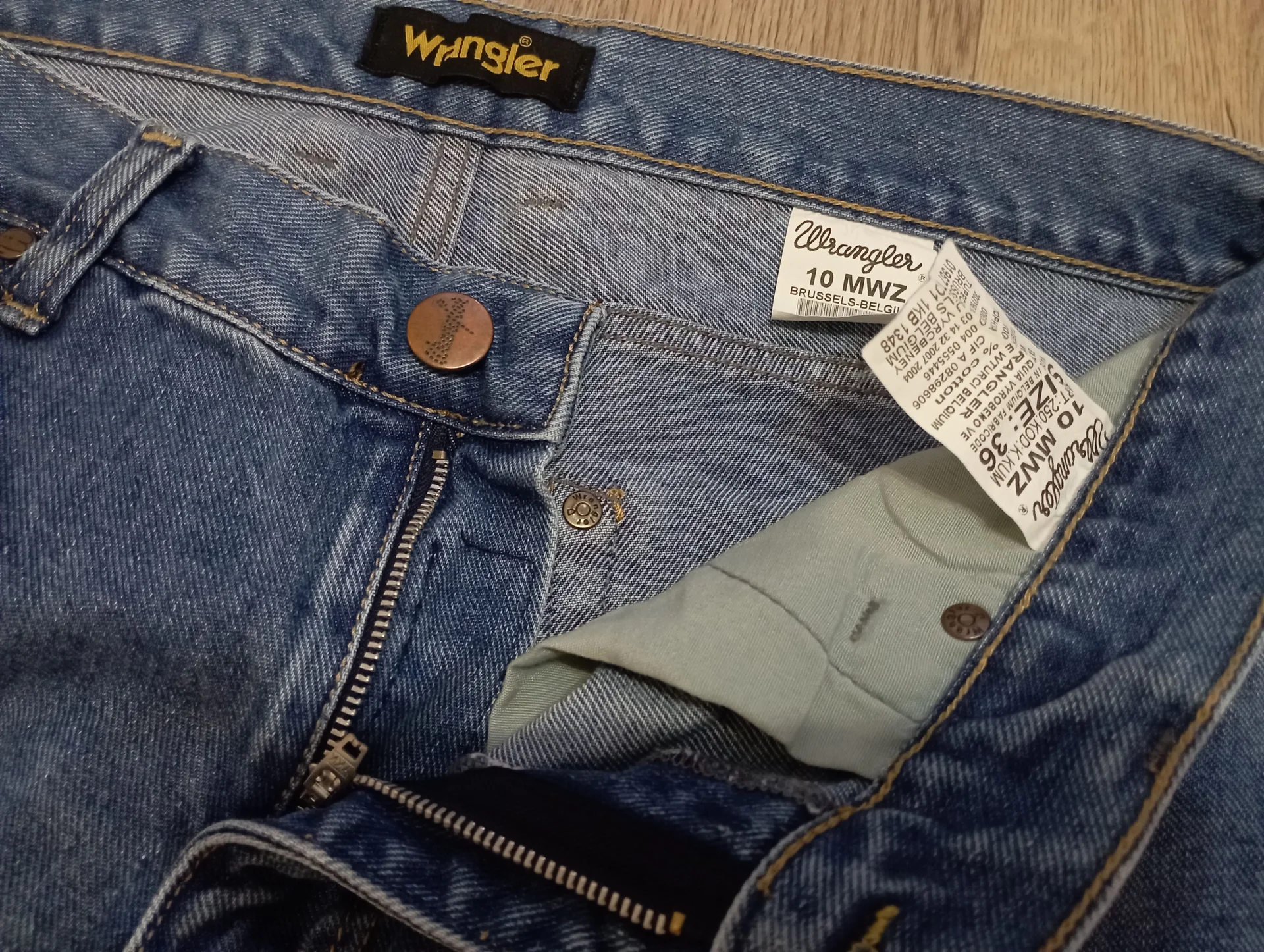 джинсы Wrangler - миниатюра 4