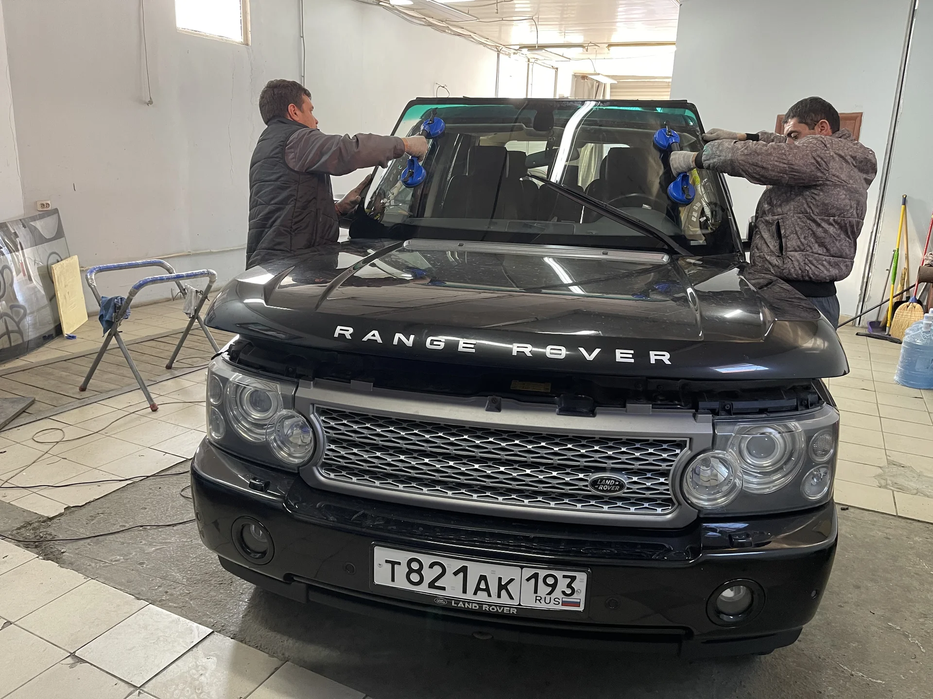 Автостекло на все виды автомобилей от - миниатюра 7