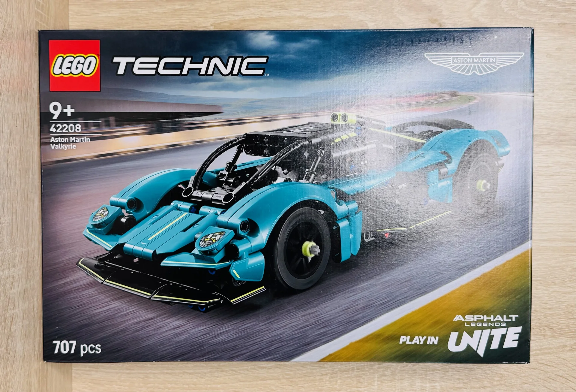 Конструктор LEGO Aston Martin Valkyrie 42208 - изображение 1
