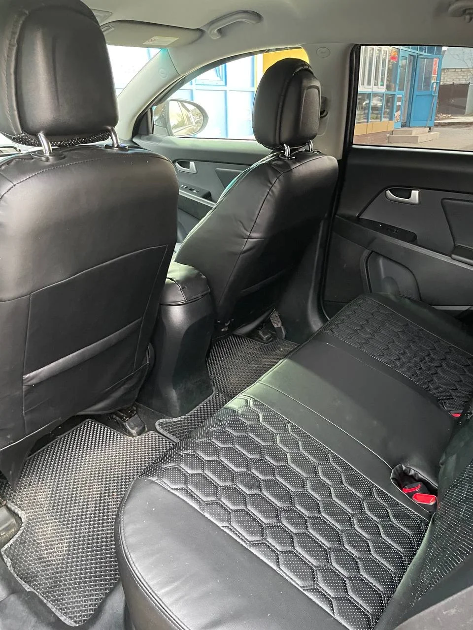 KIA SPORTAGE 2012 года - миниатюра 8