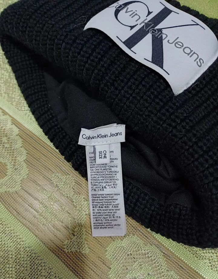 Продам шапку calvin klein новая не ношенная,оригин - миниатюра 2
