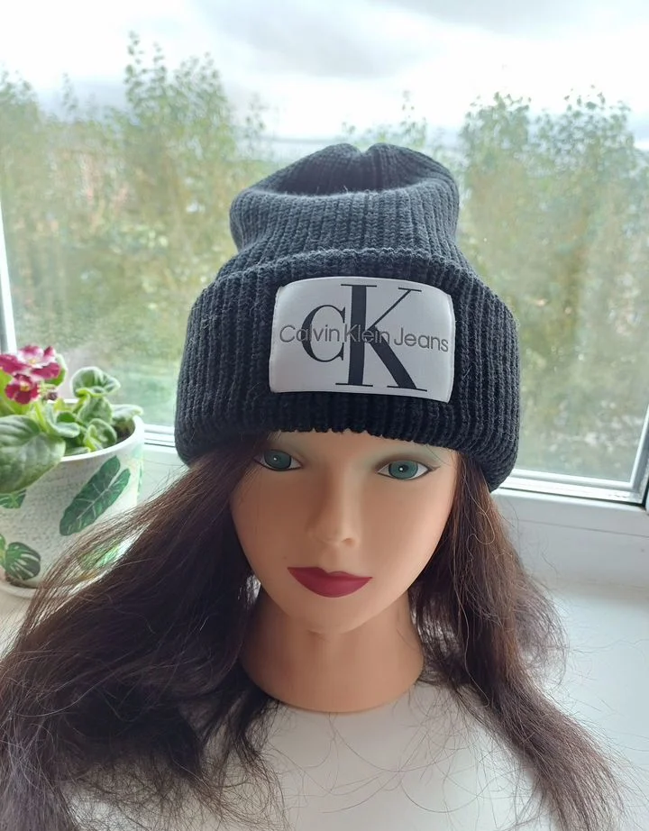 Продам шапку calvin klein новая не ношенная,оригин - миниатюра 3