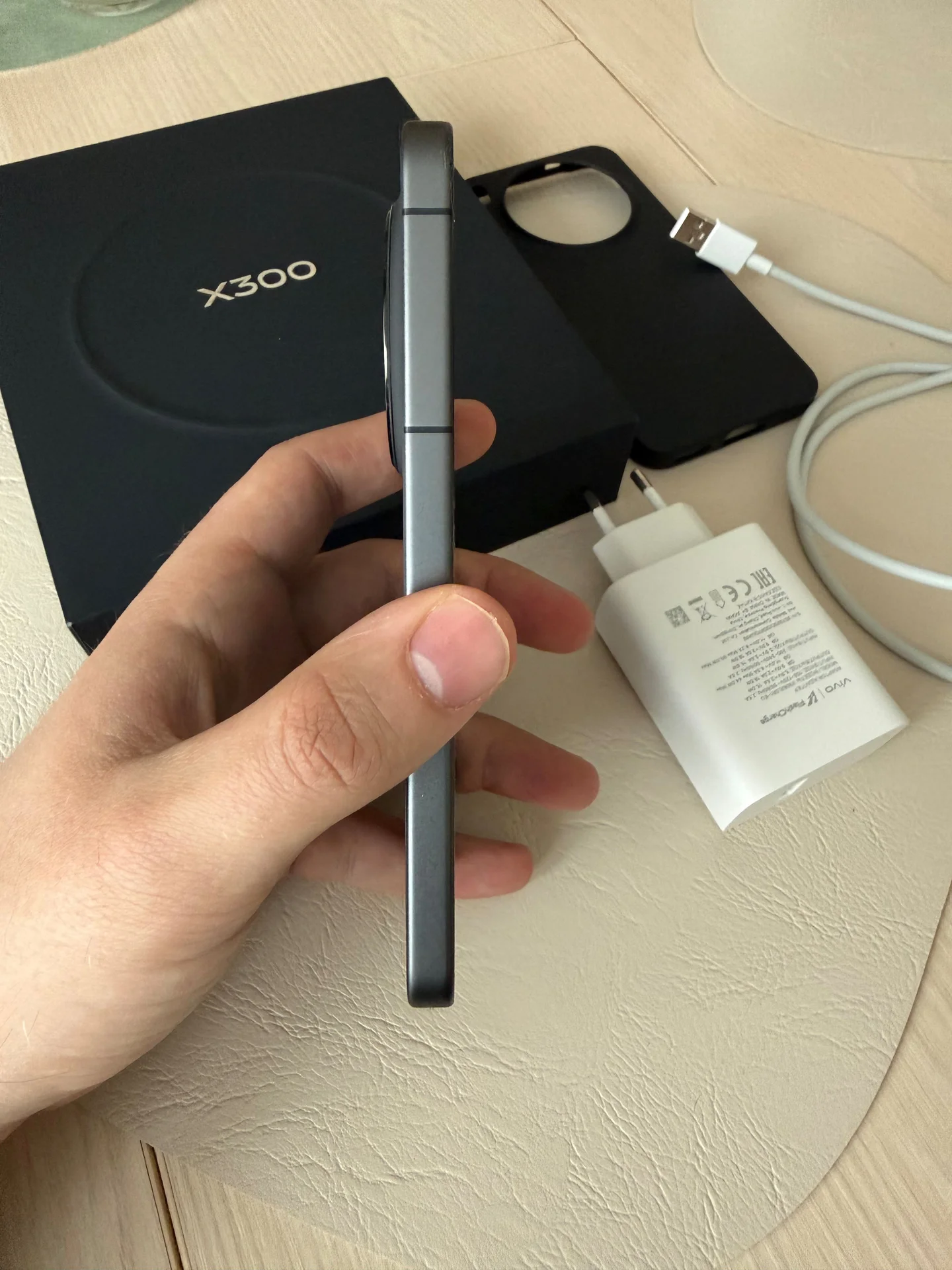 Vivo x300 - миниатюра 3