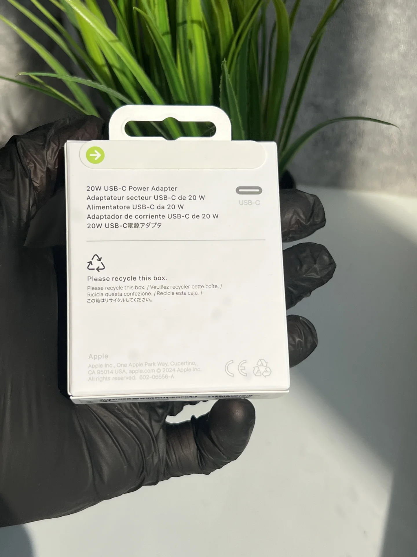 Оригинальная зарядка на IPhone - миниатюра 3