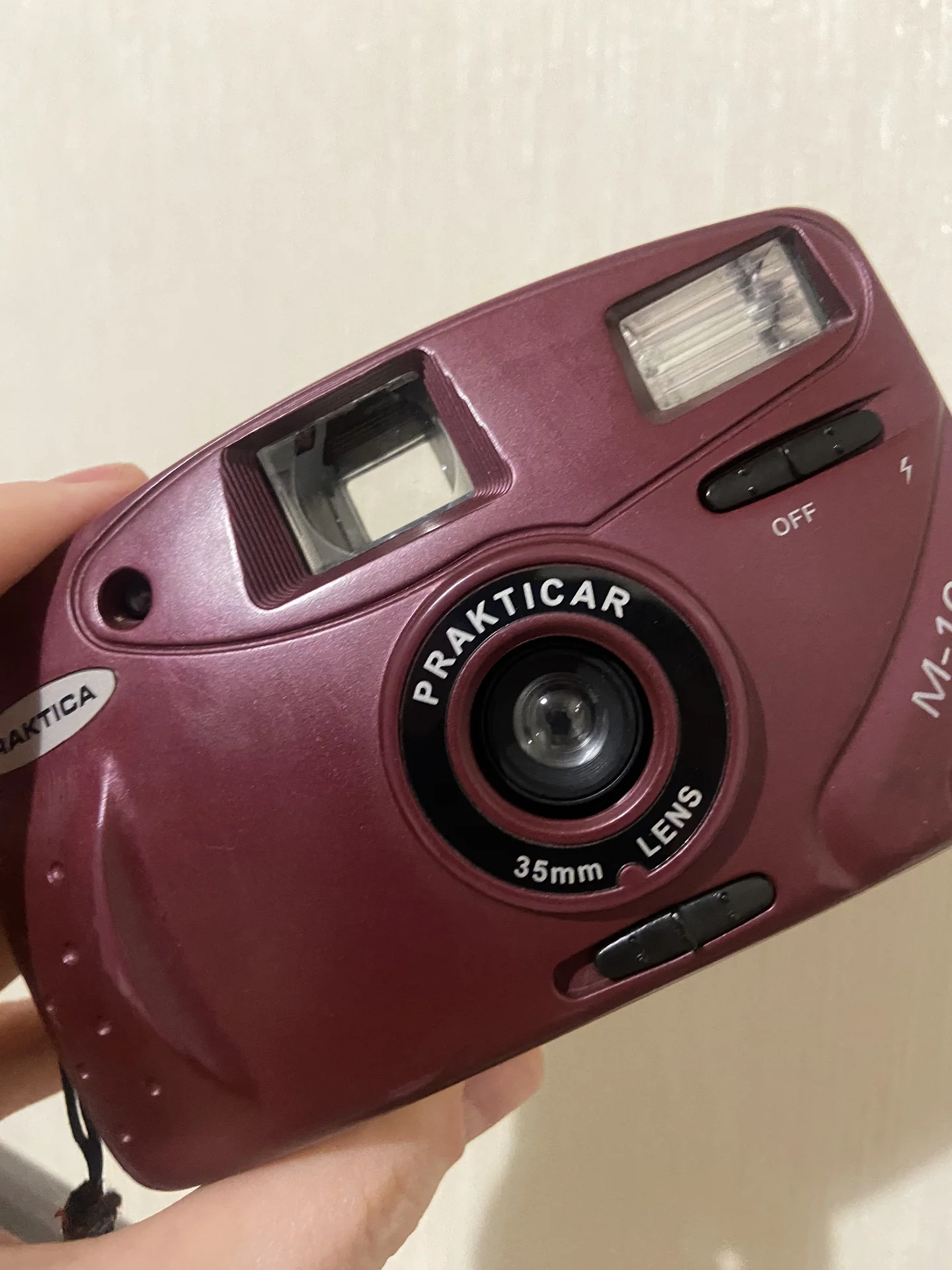 Пленочный фотоаппарат - миниатюра 2