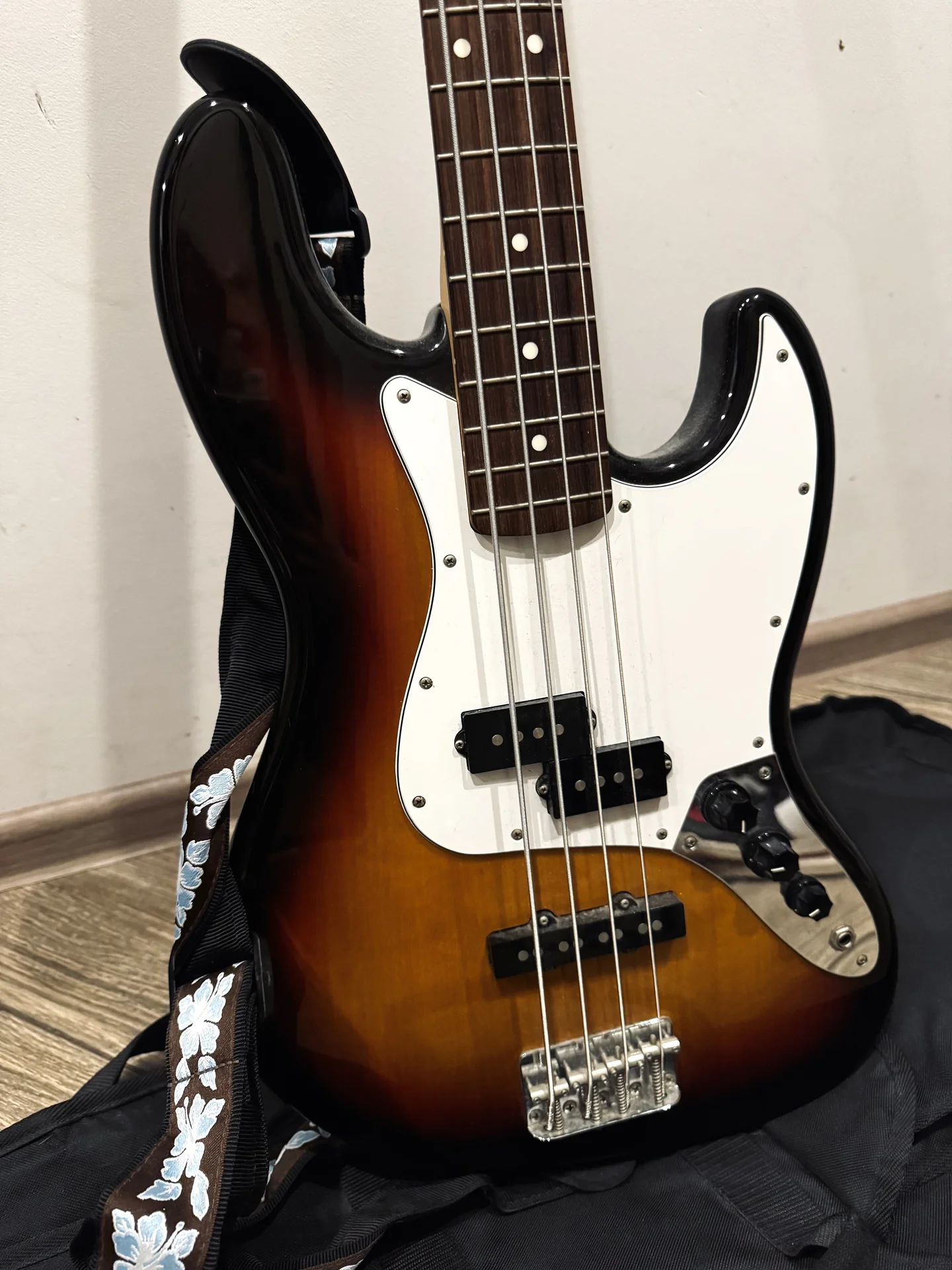 Бас-гитара Fender Jazz Bass JB-STD 2010 Japan - изображение 1