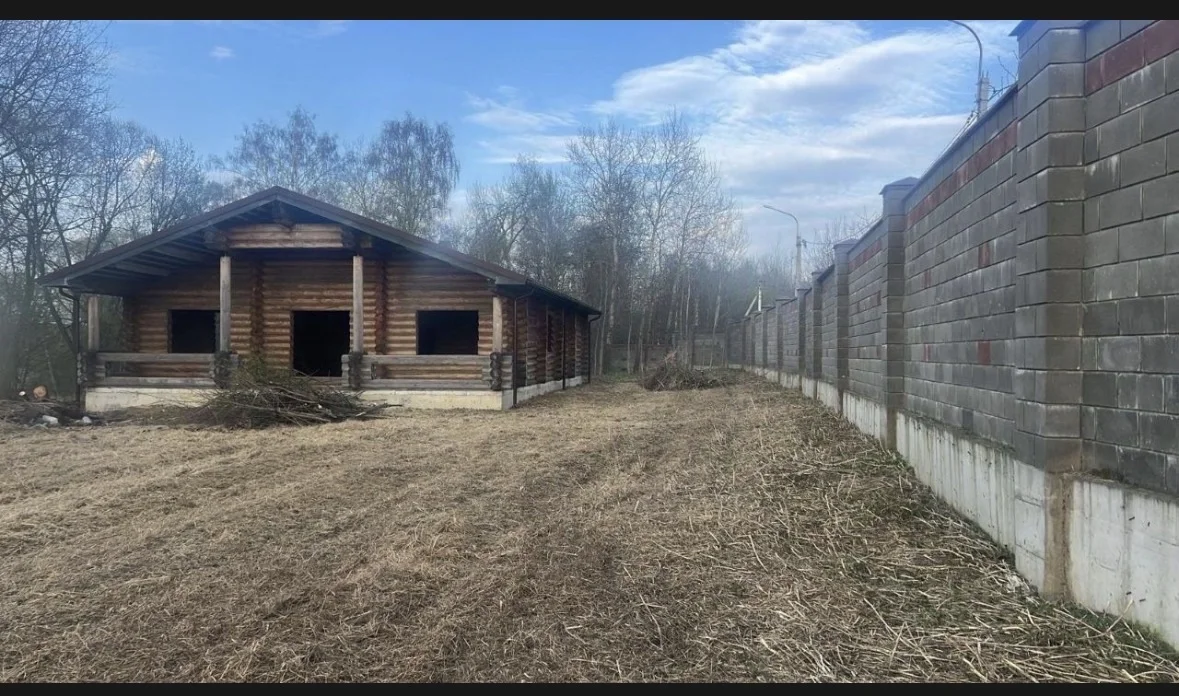 Шикарный участок с выходом на воду - миниатюра 3