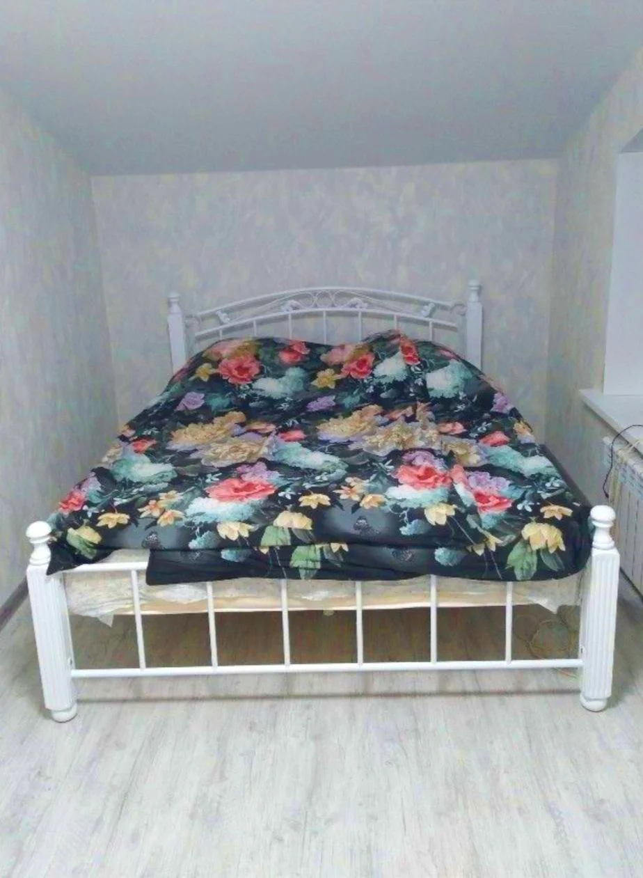 Кровать белая в кованом стиле - миниатюра 3