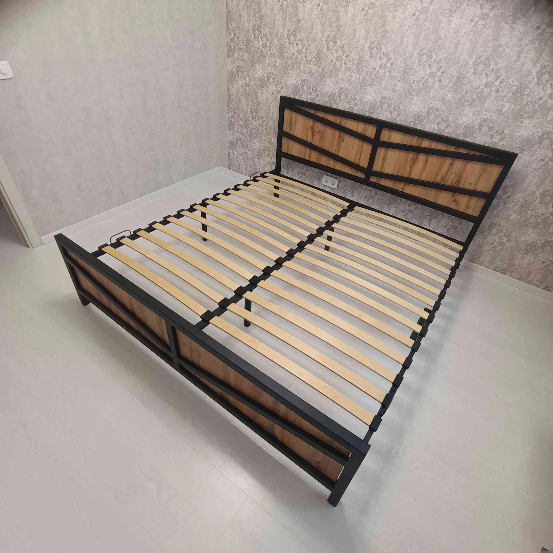 Кровать в стиле LOFT - миниатюра 3