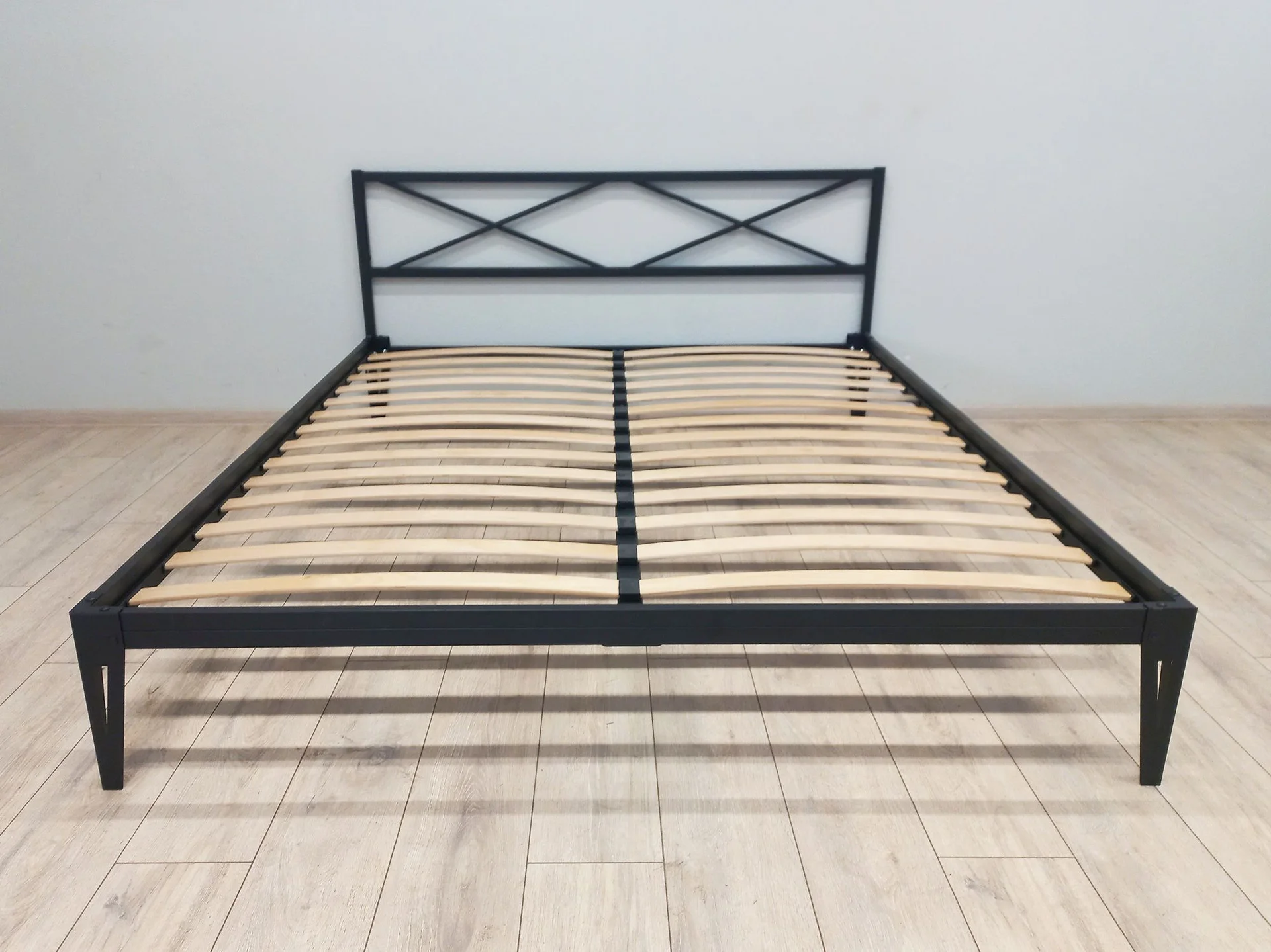 Кровать в стиле Loft - миниатюра 2