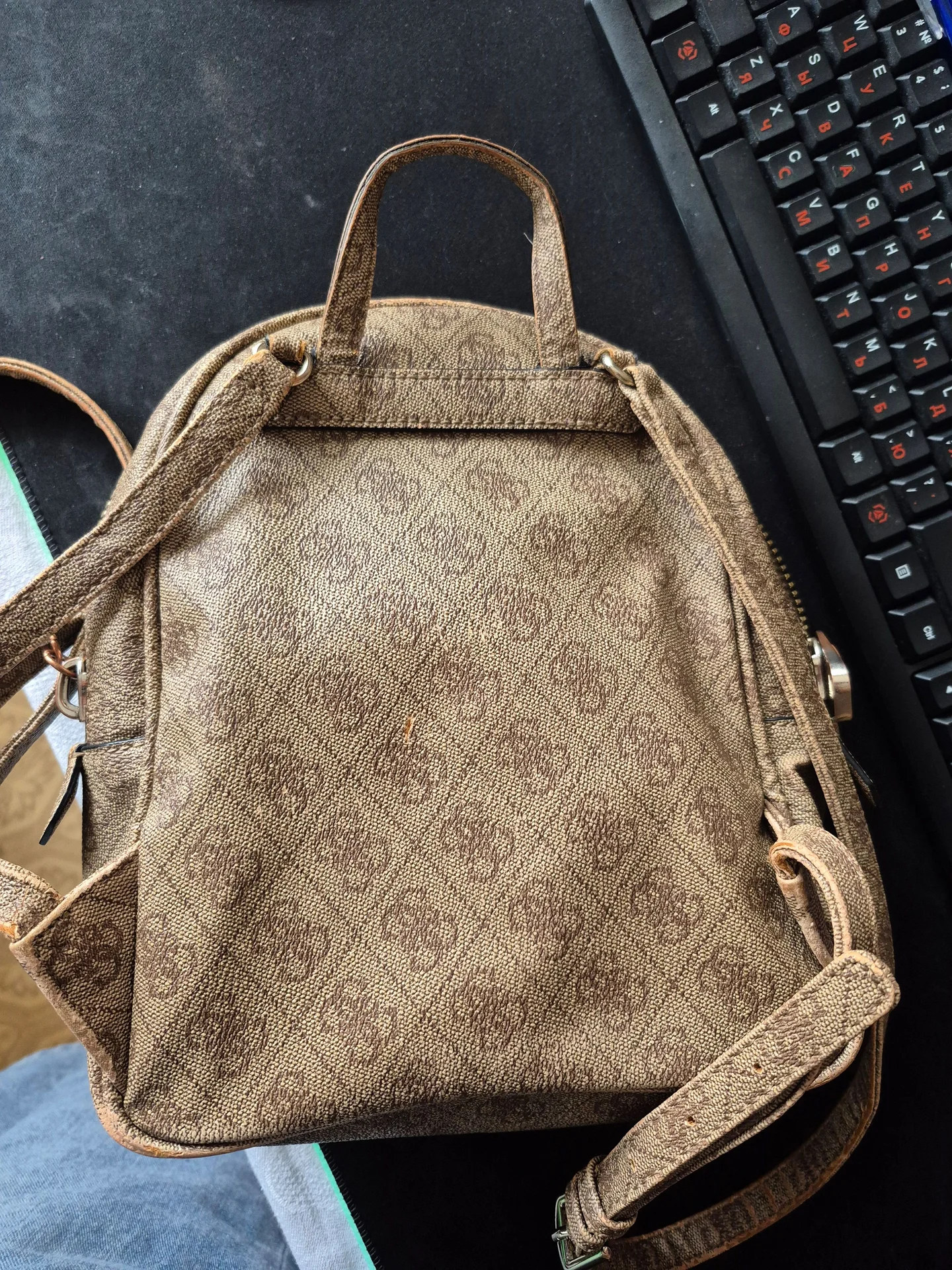 Рюкзак Guess оригинал городской кожезам - миниатюра 3