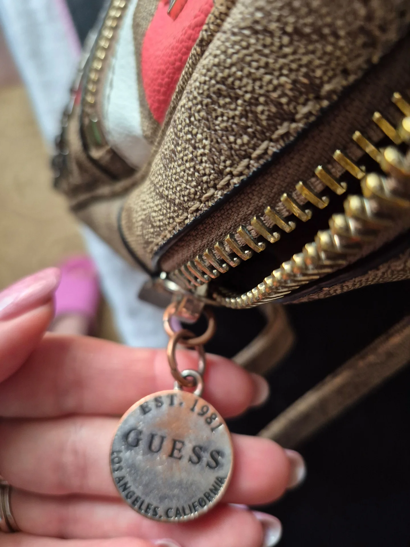Рюкзак Guess оригинал городской кожезам - миниатюра 4