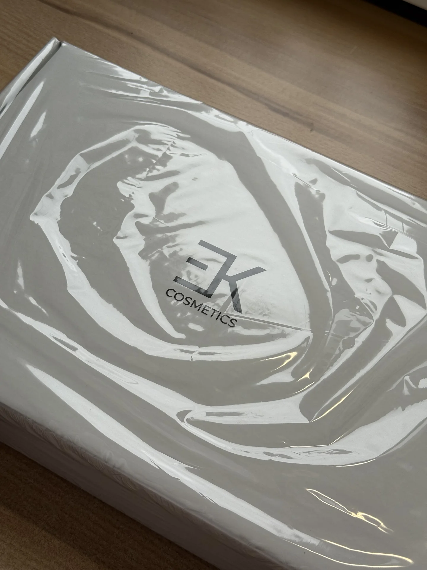 EK COSMETICS white box. Набор средств для ухода. - миниатюра 2