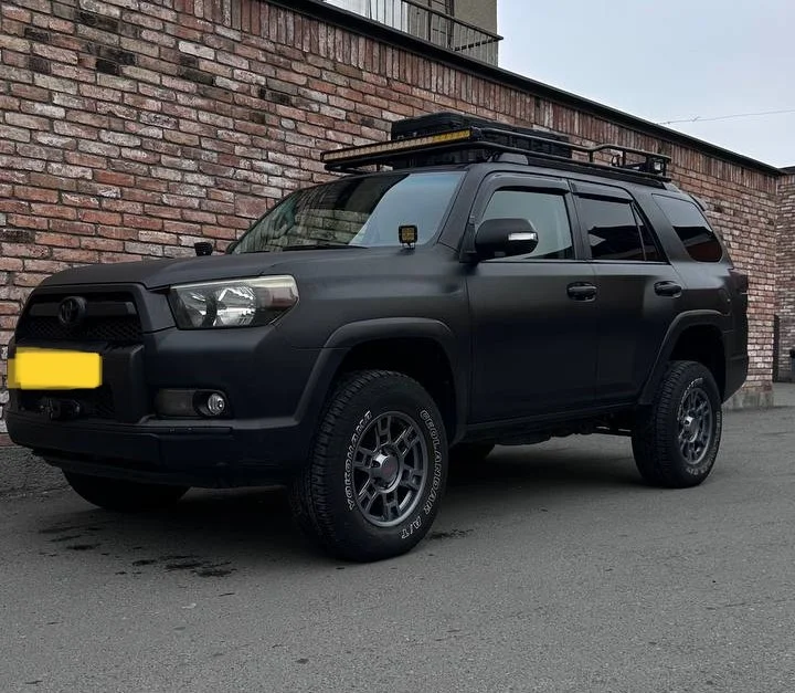 Toyota 4Runner 4.0 AT, 2010, 252 000 км - изображение 1