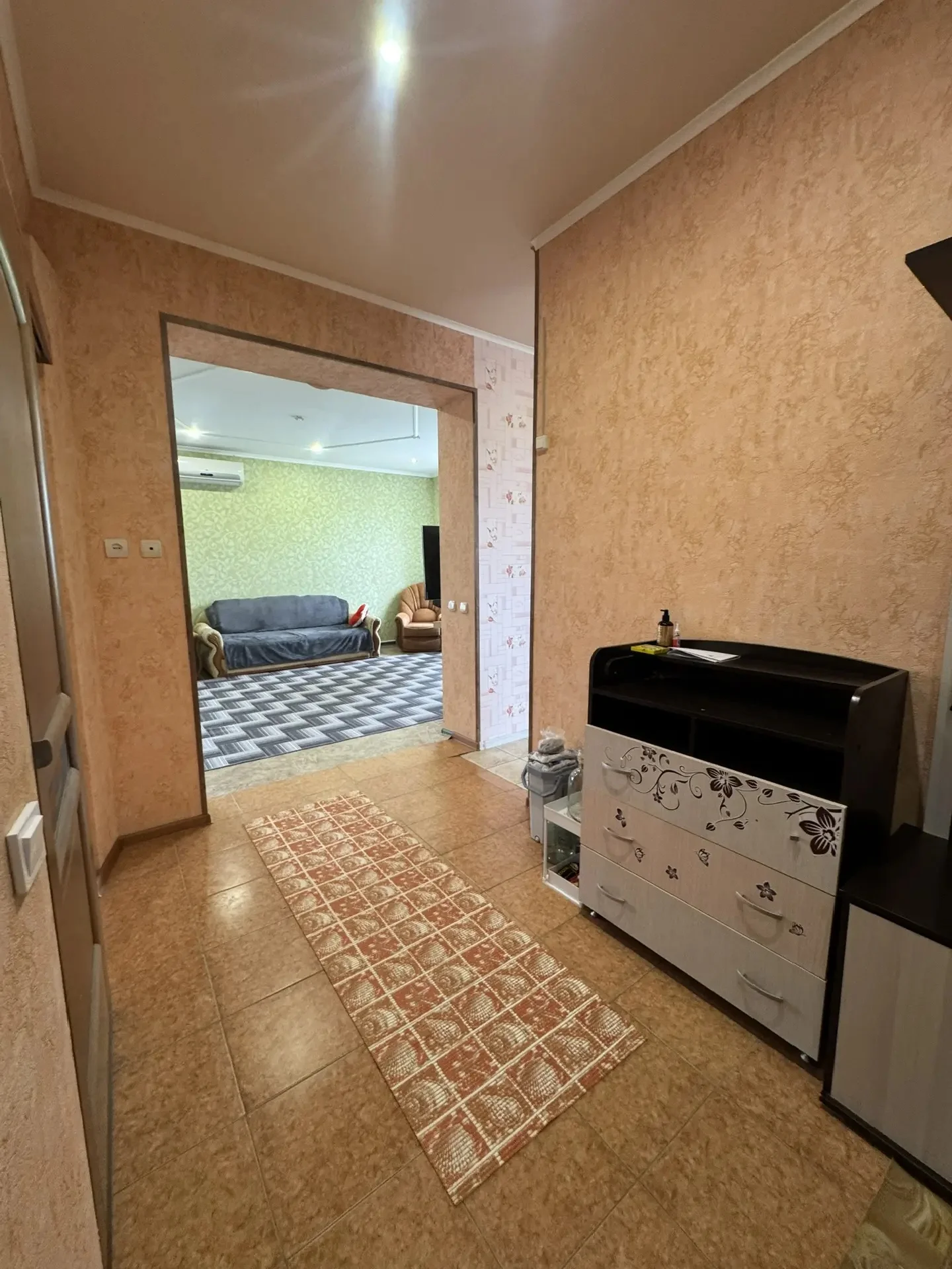 Продаю дом общей площадью 120 кв.м. Участок 4 сотки земли. Документы в порядке. Остальные вопросы по - миниатюра 5