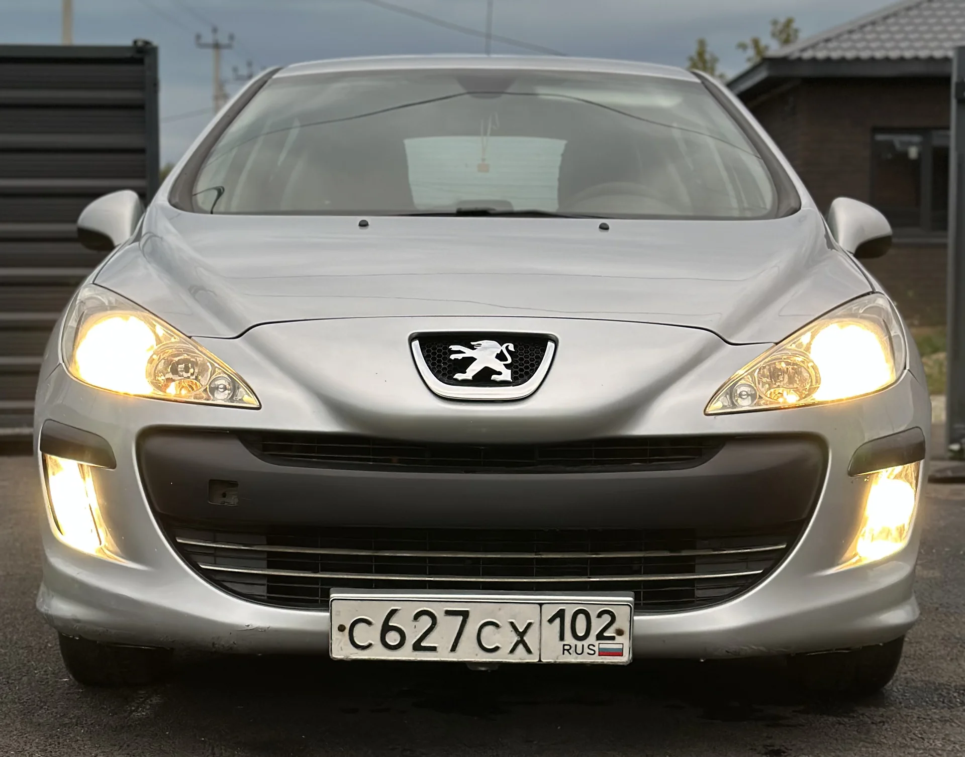 Peugeot 308 - миниатюра 2