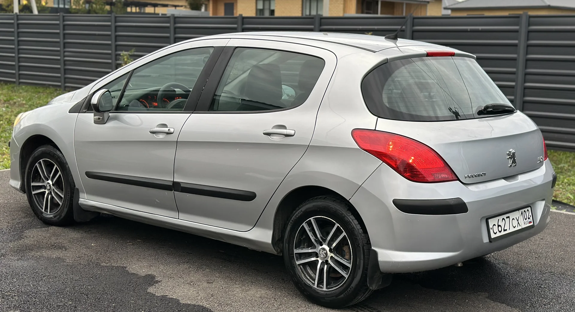 Peugeot 308 - миниатюра 9