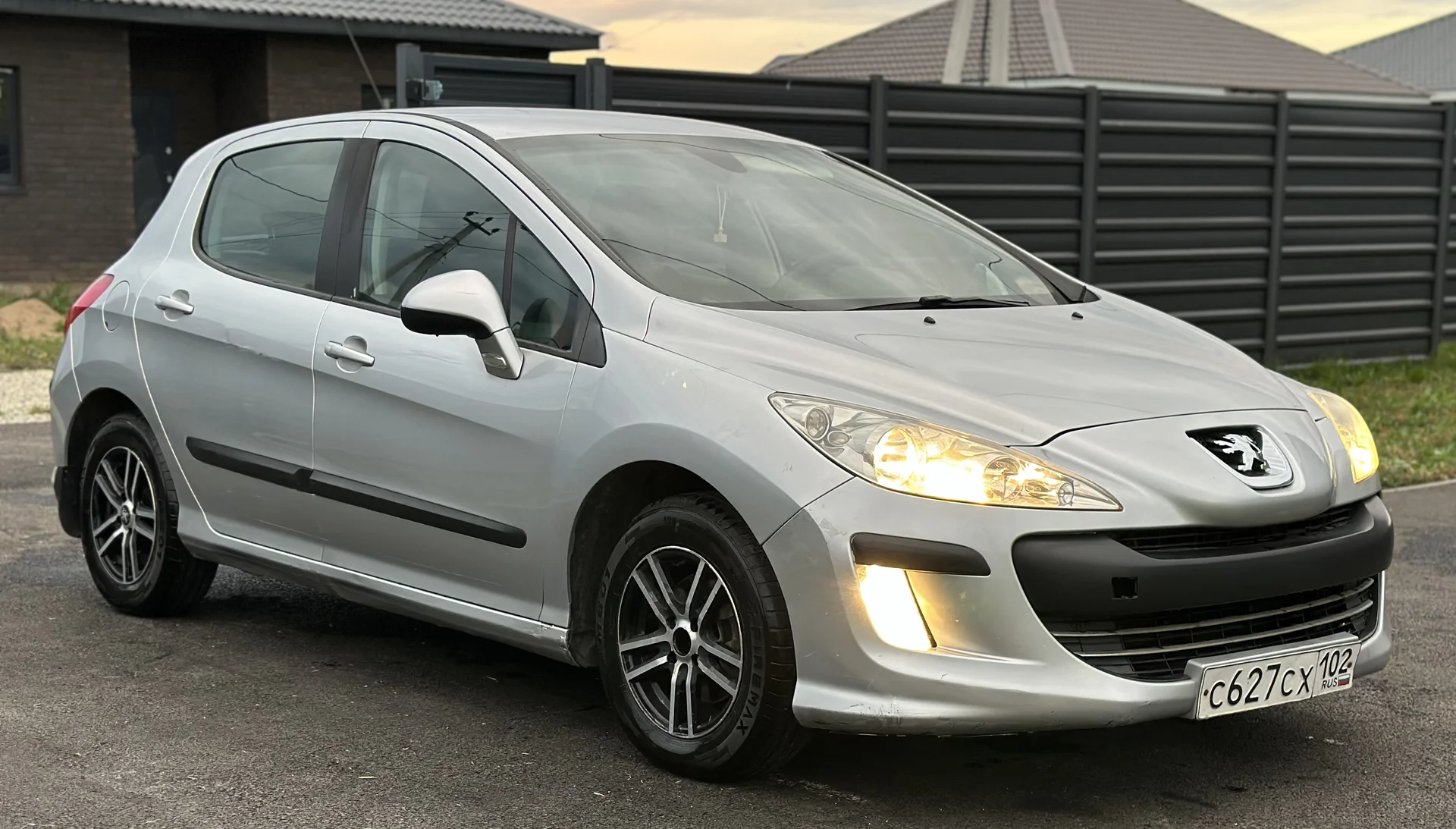 Peugeot 308 - миниатюра 15