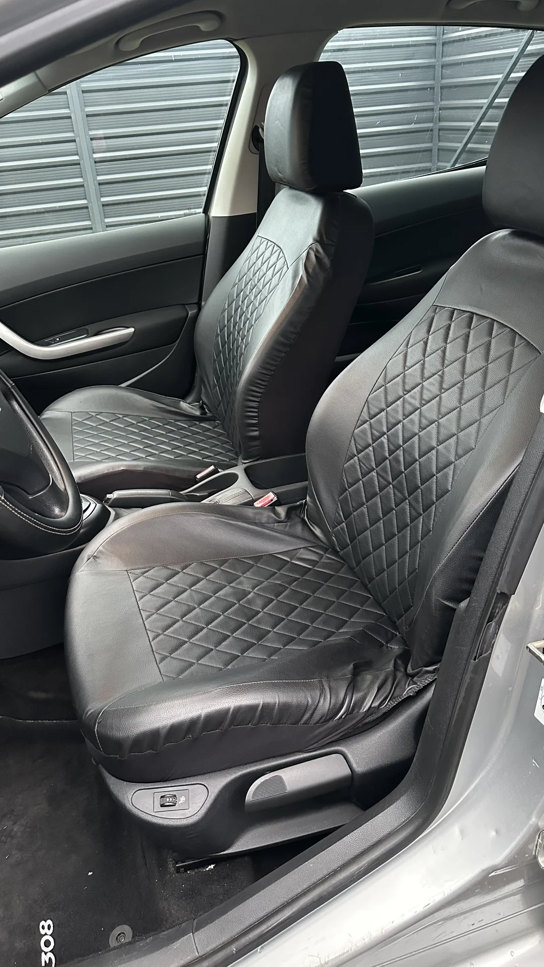 Peugeot 308 - миниатюра 16