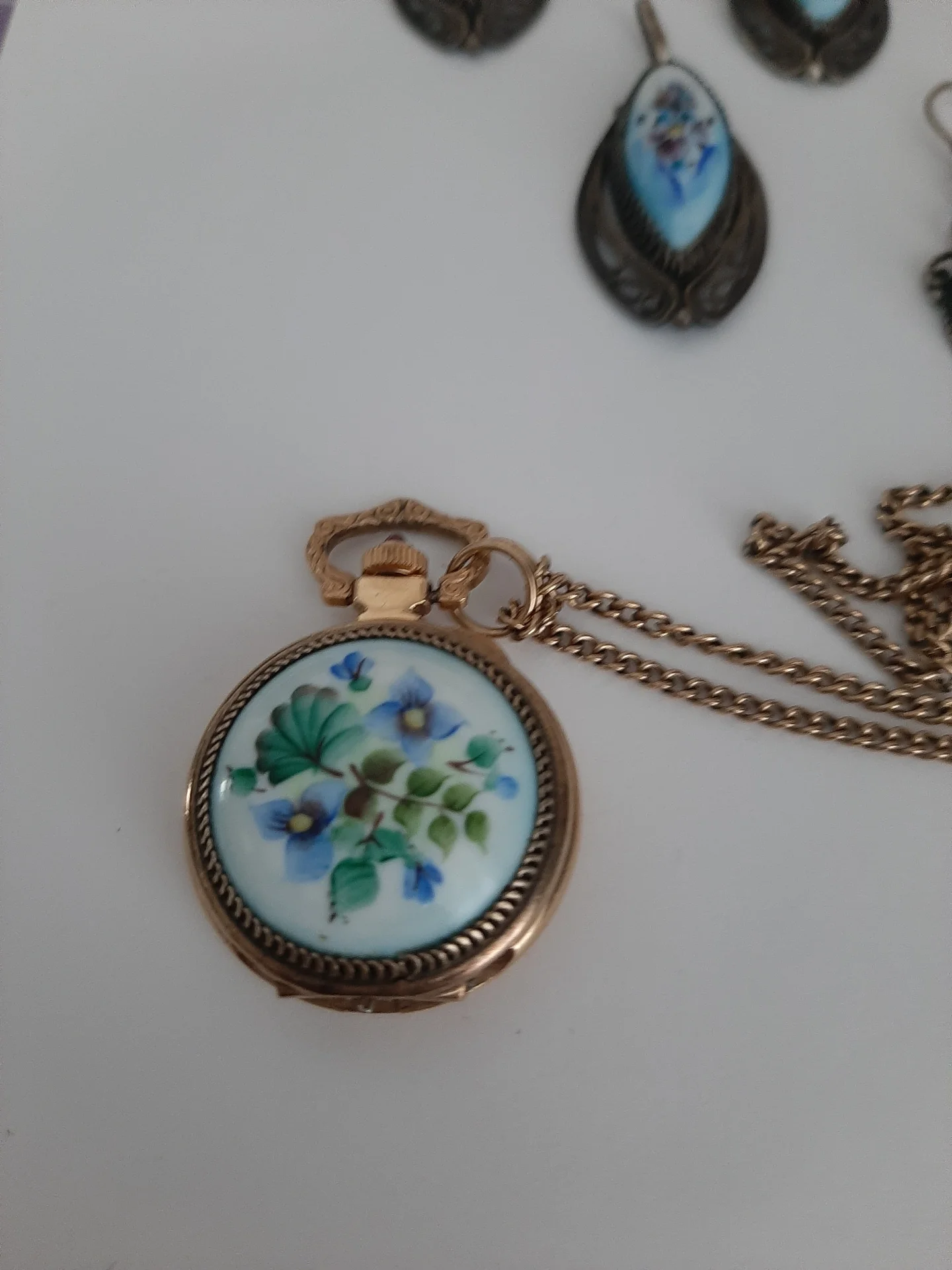 Серьги, кольца, локет и часы Ростовская финифть - миниатюра 4