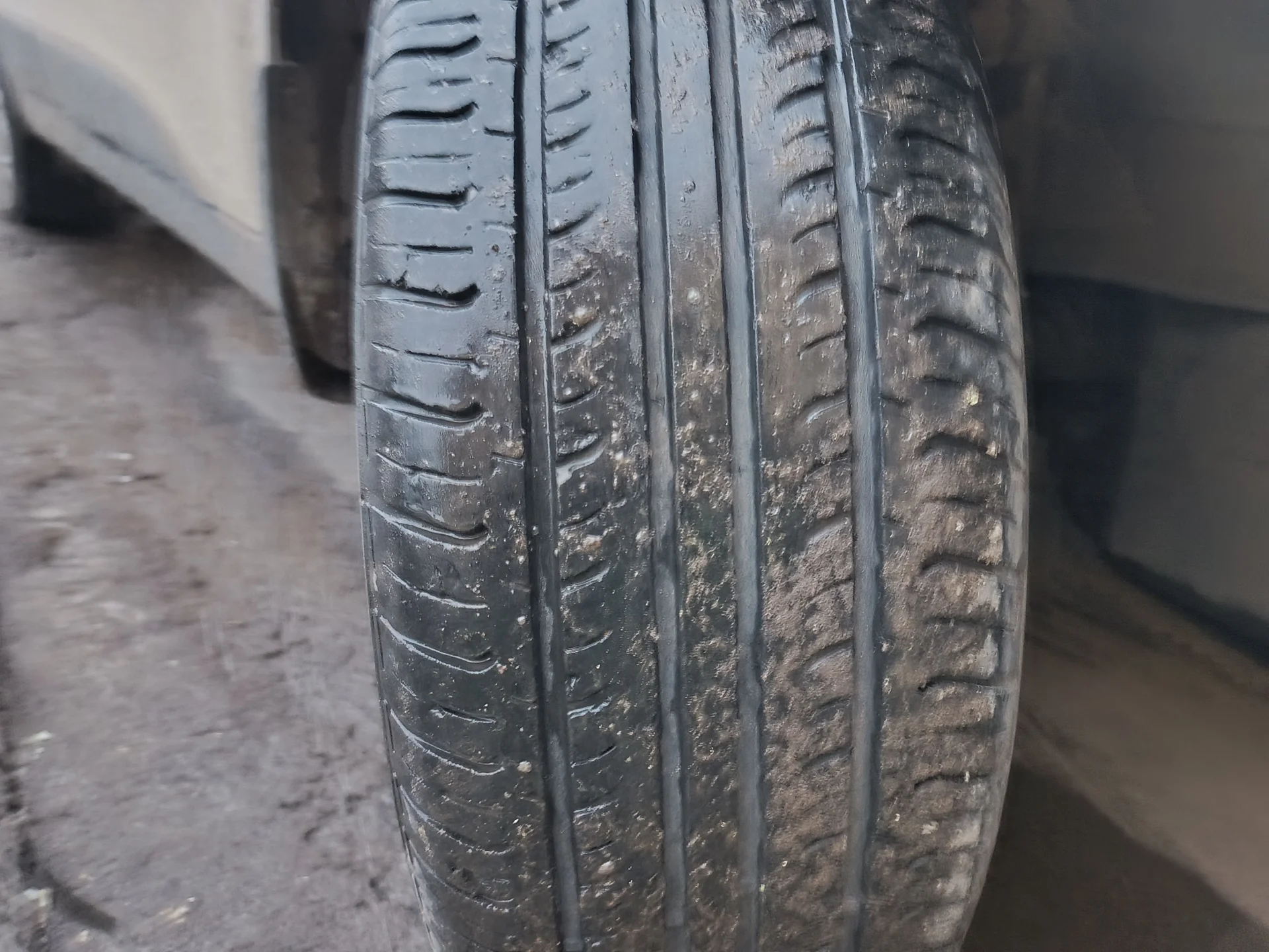 Резина r16 continental 4x4 215/70 - миниатюра 3