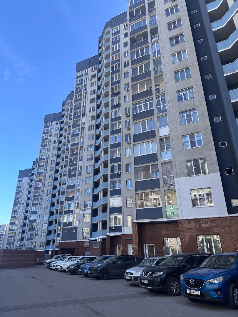Продам двухкомнатную квартиру в центре , улучшеной планировки - изображение 1
