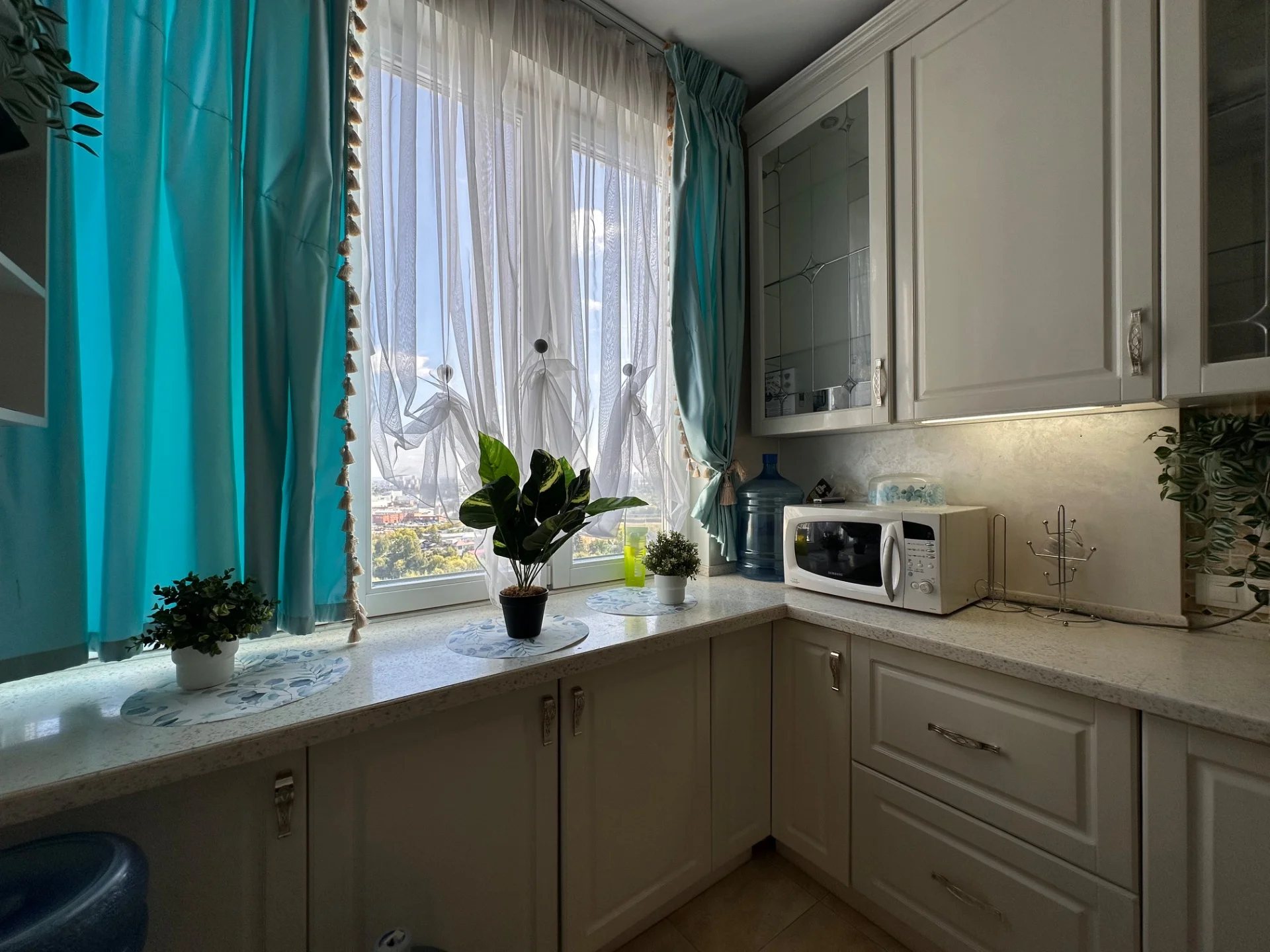 Продам двухкомнатную квартиру в центре , улучшеной планировки - миниатюра 11
