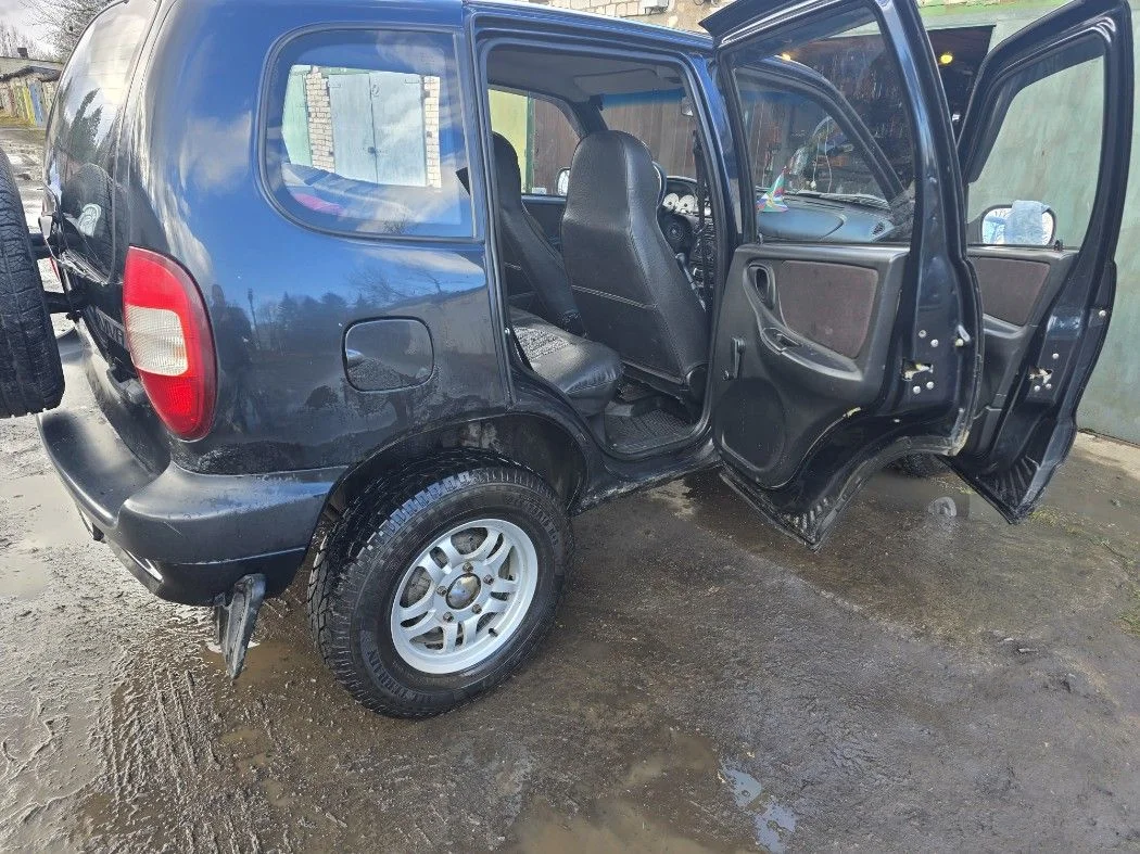 Chevrolet Niva 1.7 МТ, 2006г., 349000км. - миниатюра 3