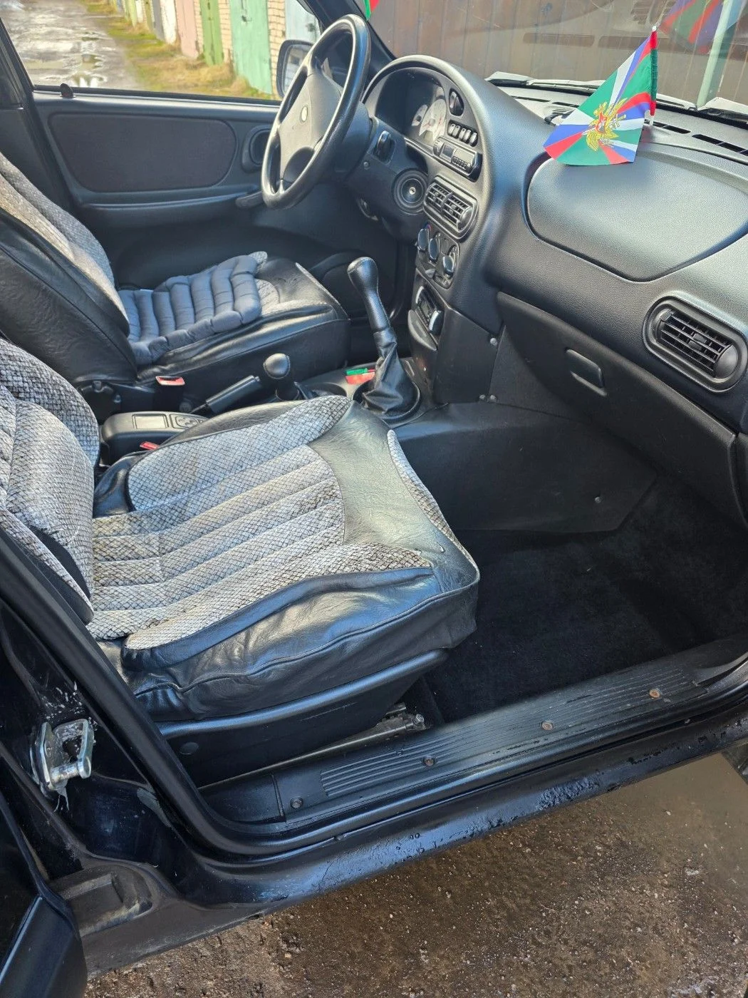 Chevrolet Niva 1.7 МТ, 2006г., 349000км. - миниатюра 4