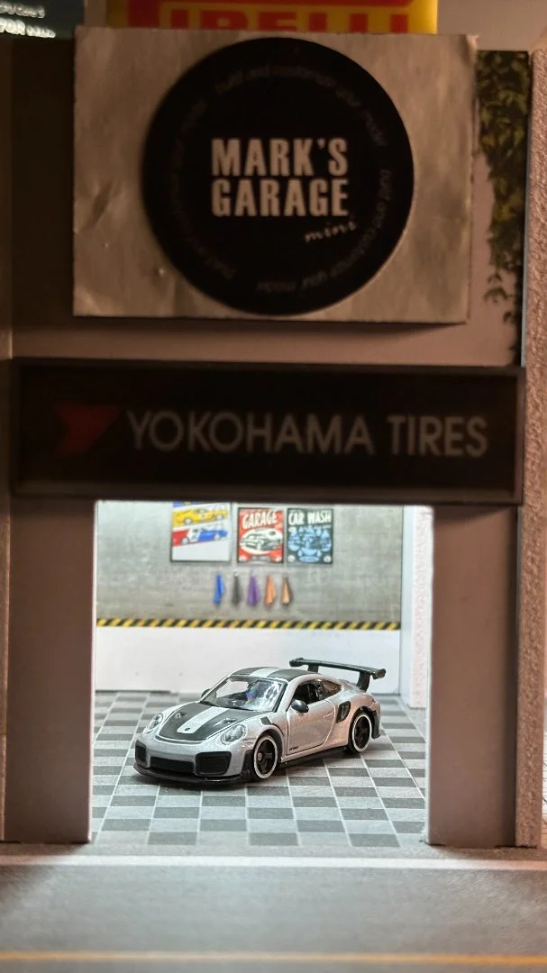 Burago Porsche 911 GT2 RS 1/64 - изображение 1