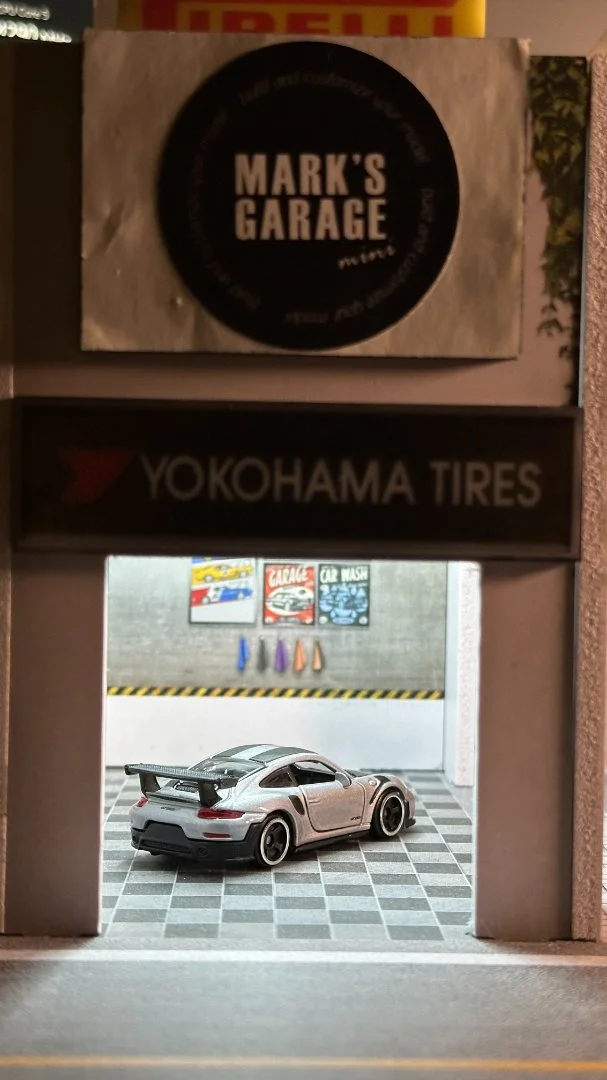 Burago Porsche 911 GT2 RS 1/64 - миниатюра 2